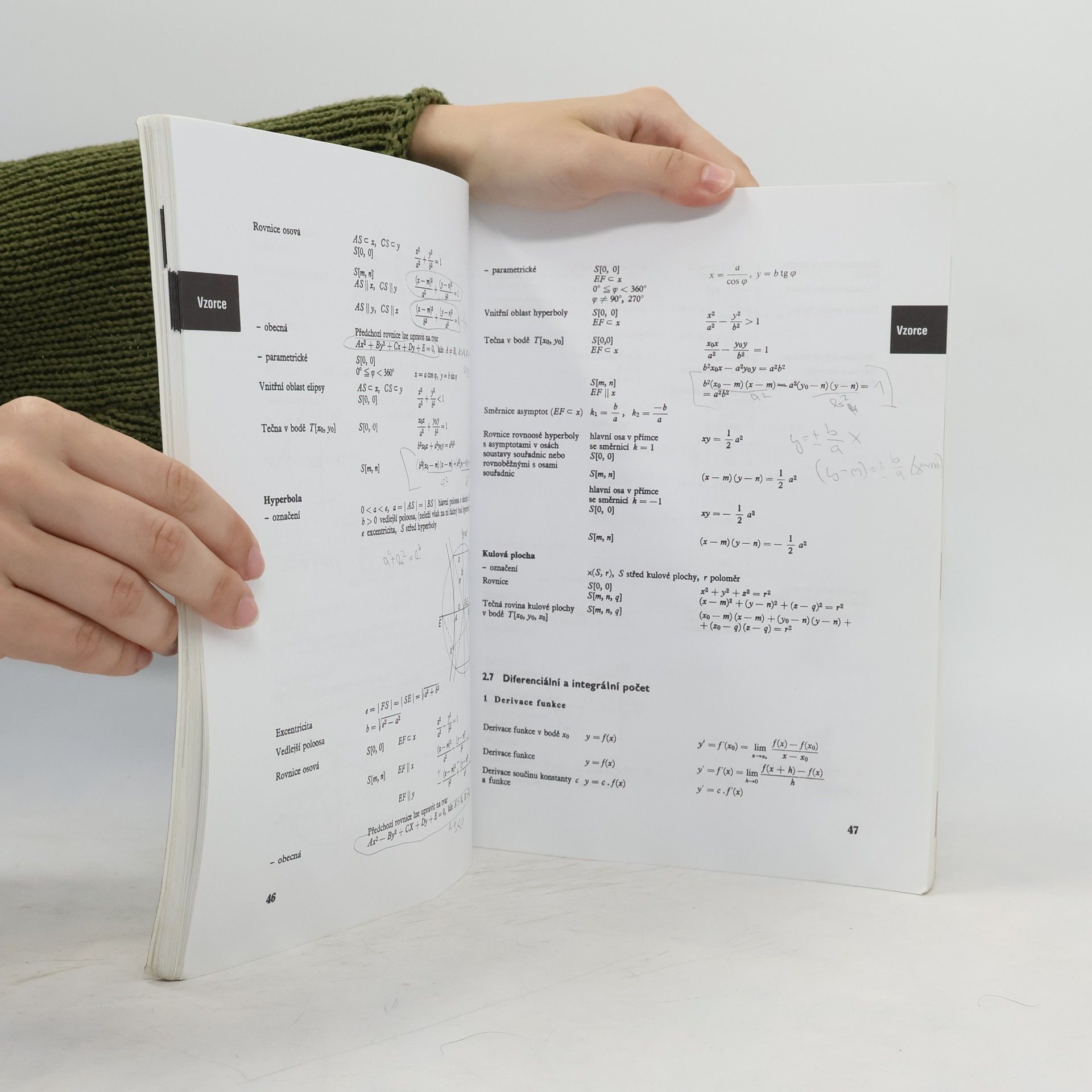 Autorenkollektiv Matematické, fyzikální a chemické tabulky pro střední školy