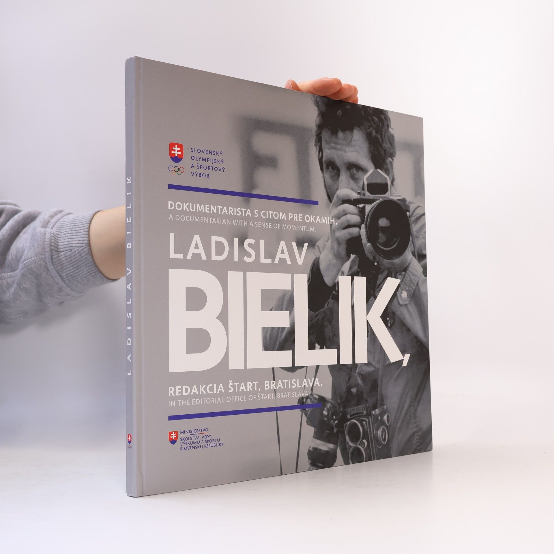 Collectif d'auteurs Dokumentarista s citom pre okamih. Ladislav Bielik, redakcia Štart, Bratislava.