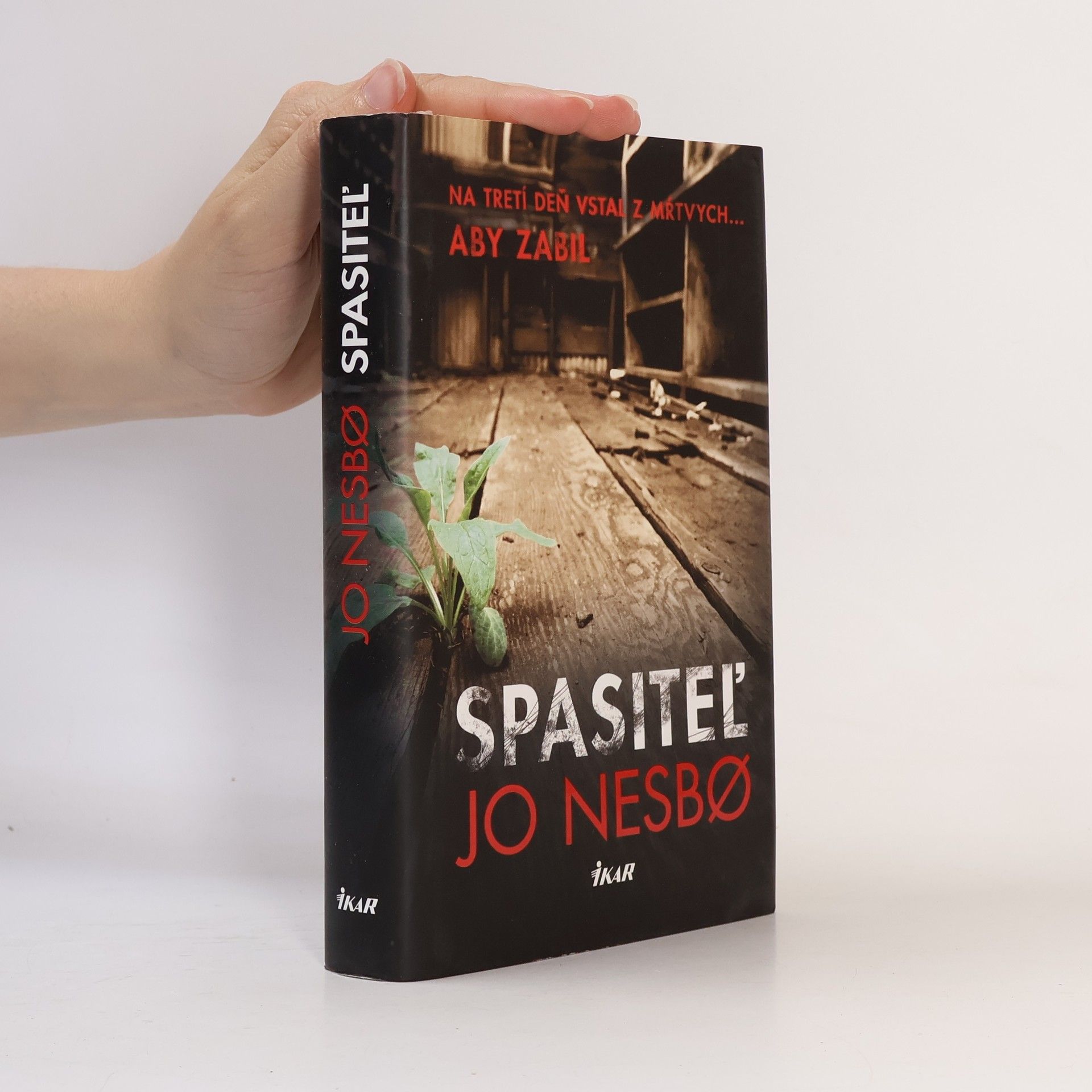 Jo Nesbø Spasitel'