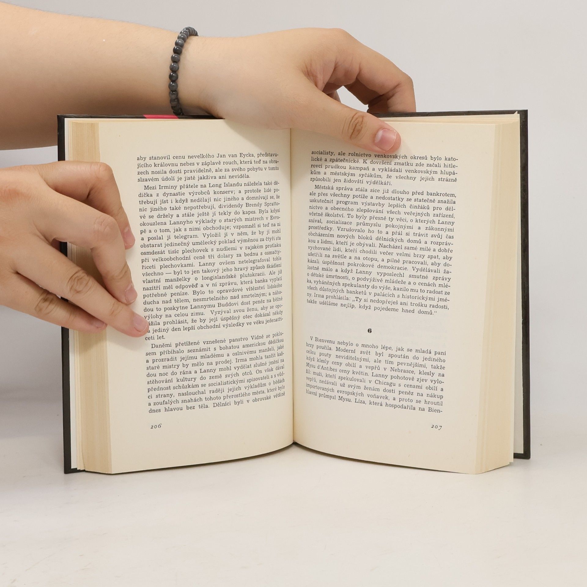Upton Sinclair Dračí zuby : [románový seriál Lanny Budd]. Část 1