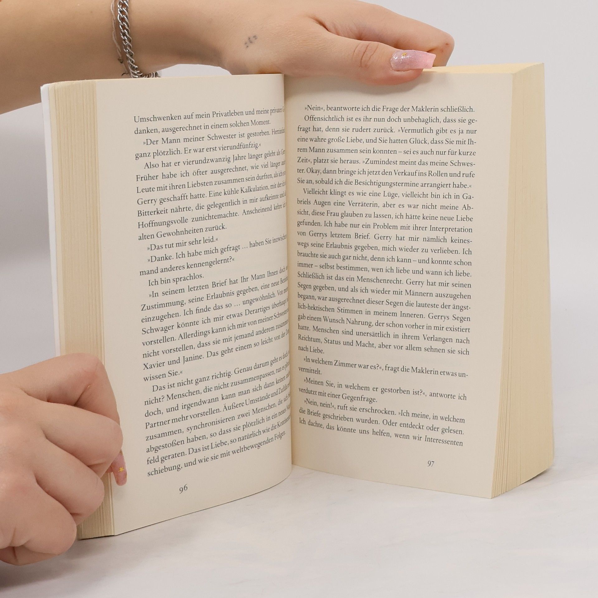 Cecelia Ahern Postscript