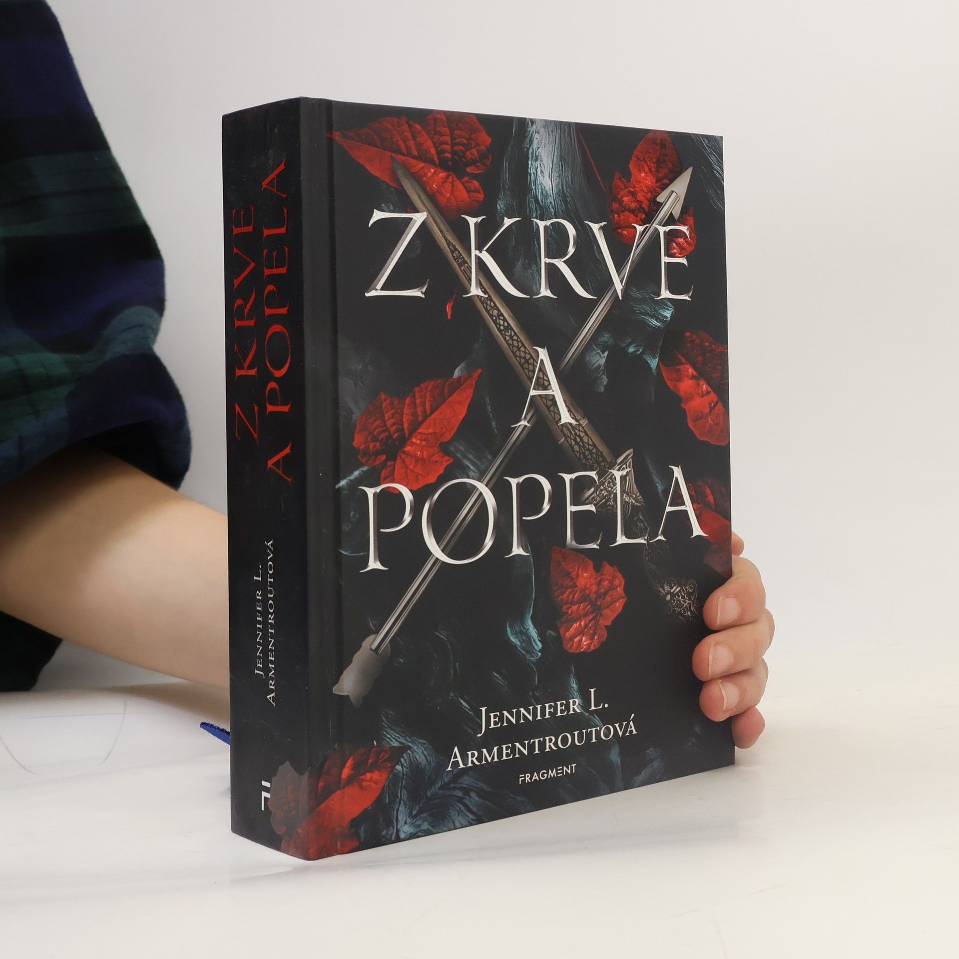Jennifer L. Armentrout Z krve a popela