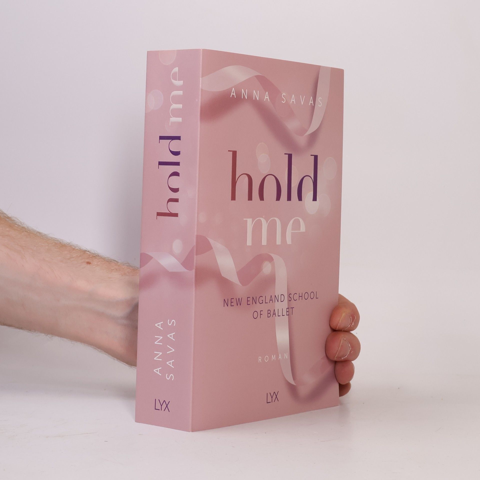 Anna Savas Hold me