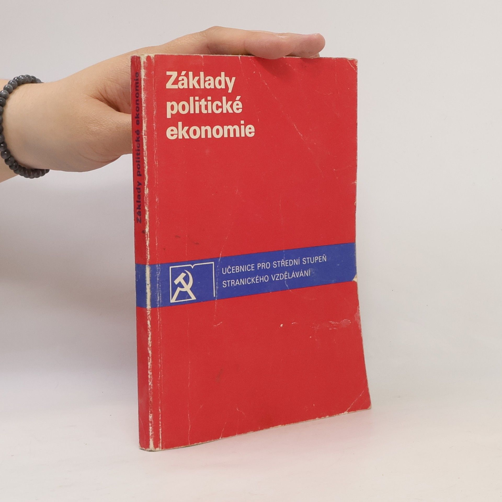 Kolektív autorov Základy politické ekonomie