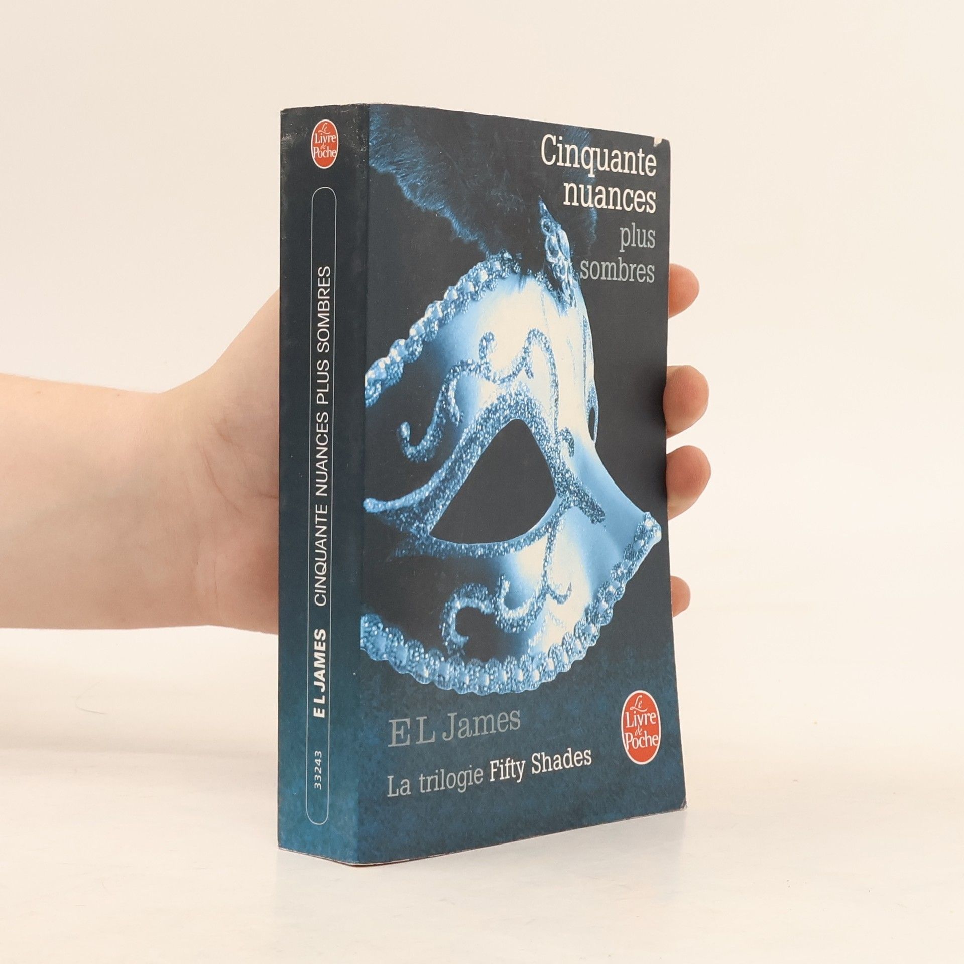 E. L. James Cinquante nuances plus sombres