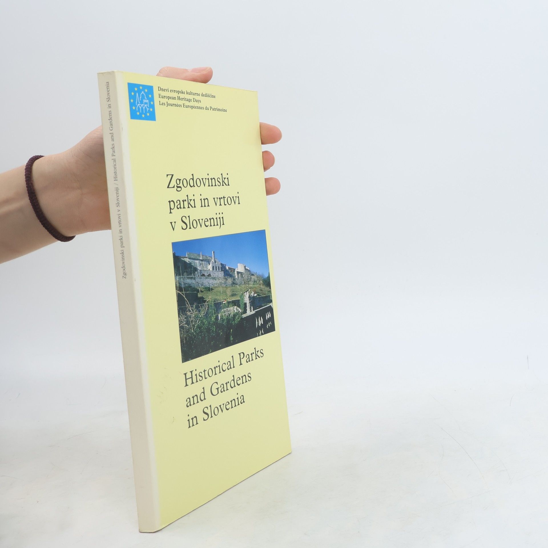 AA.VV. Zgodovinski parki in vrtovi v Sloveniji