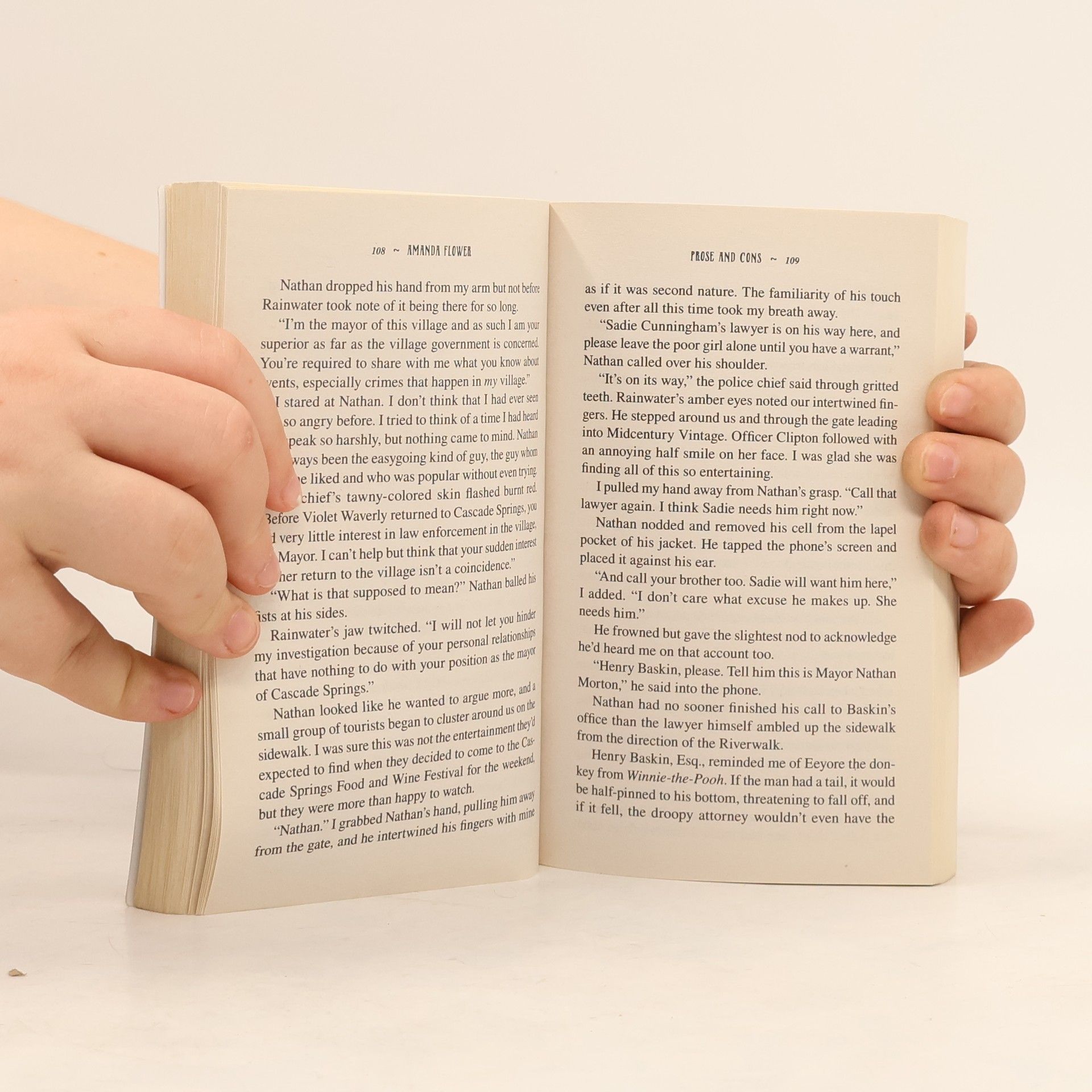 Amanda Flower A Magical Bookshop Mystery - 2: Prose and Cons