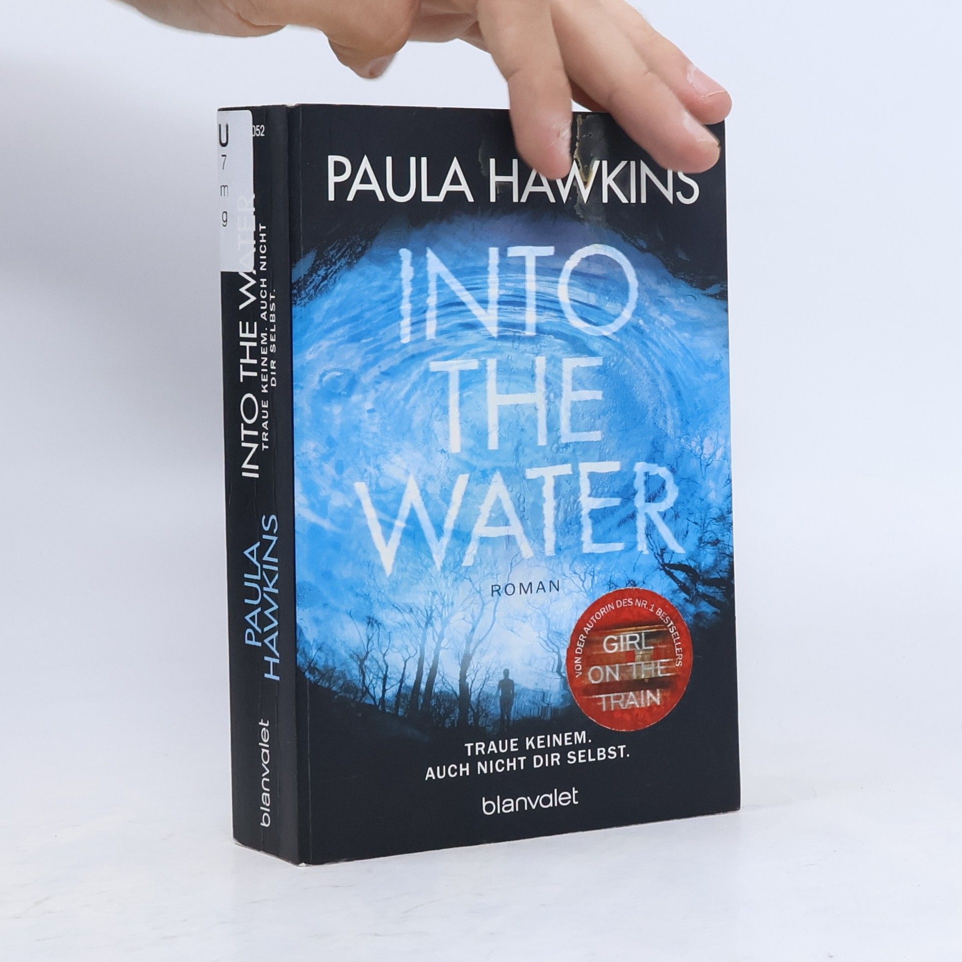 Paula Hawkins Into the Water