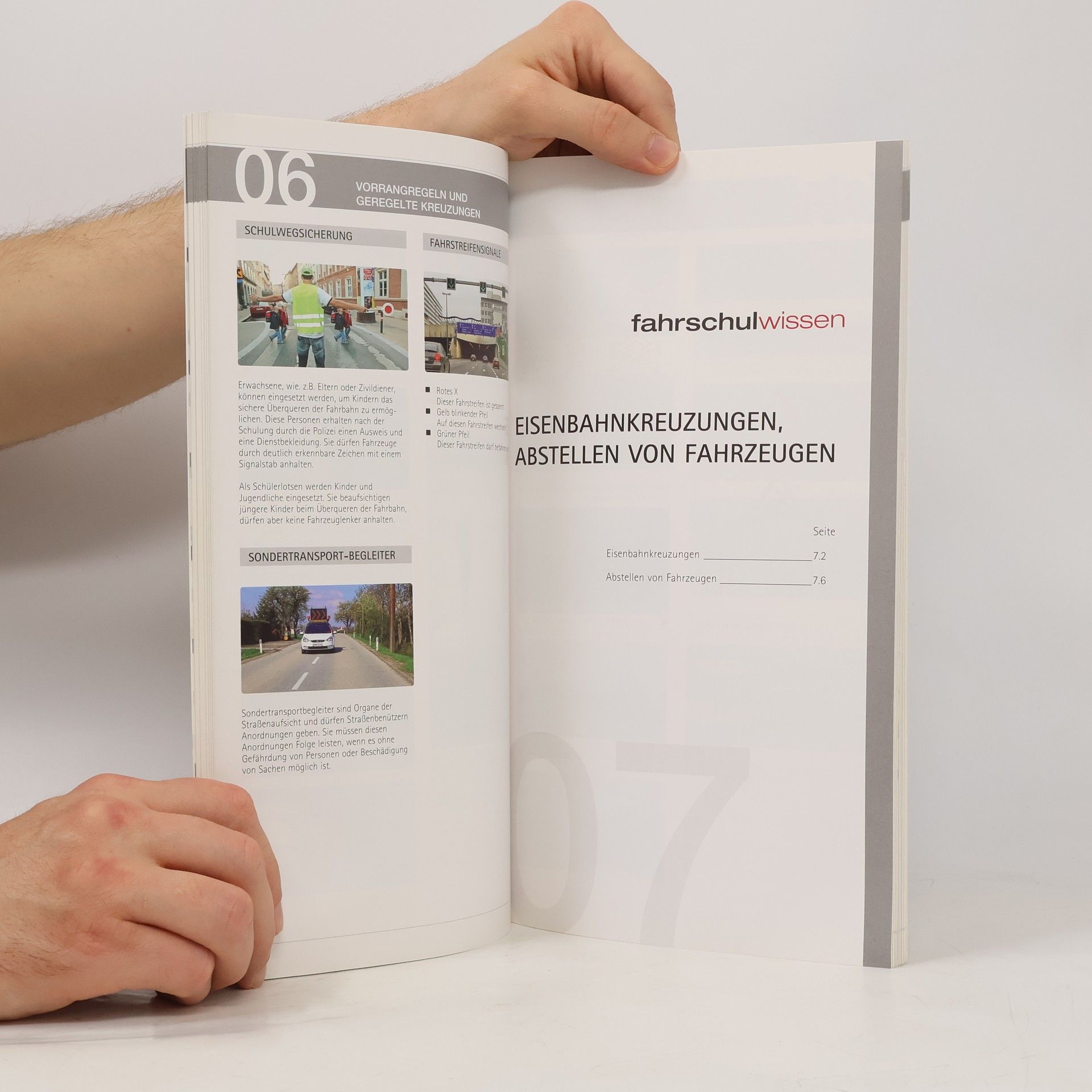 Auteurscollectief Fahrschullehrbuch mit Grundwissen und Zusatzwissen für die Klassen B und E zu B