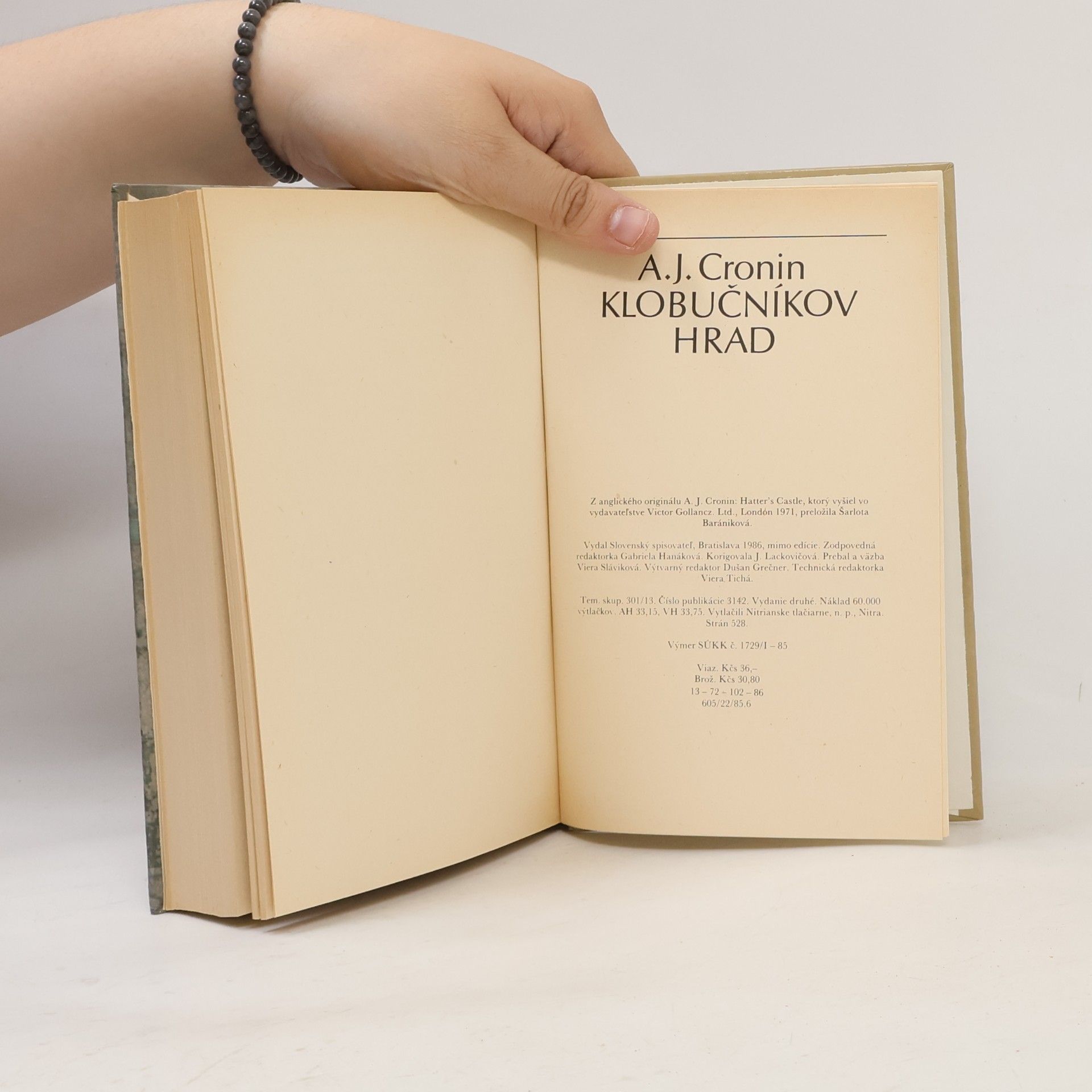A. J. Cronin Klobučníkov hrad