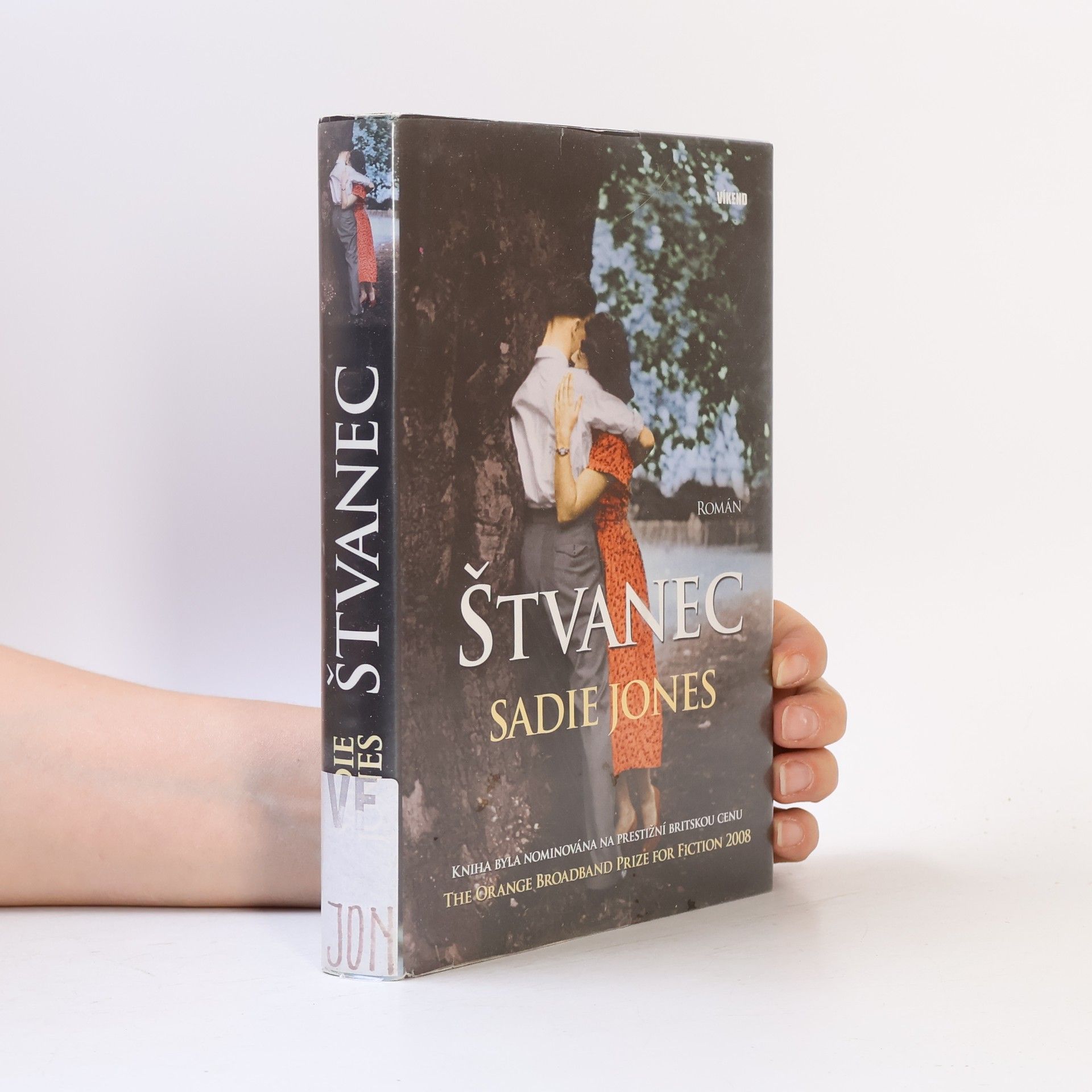 Sadie Jones Štvanec