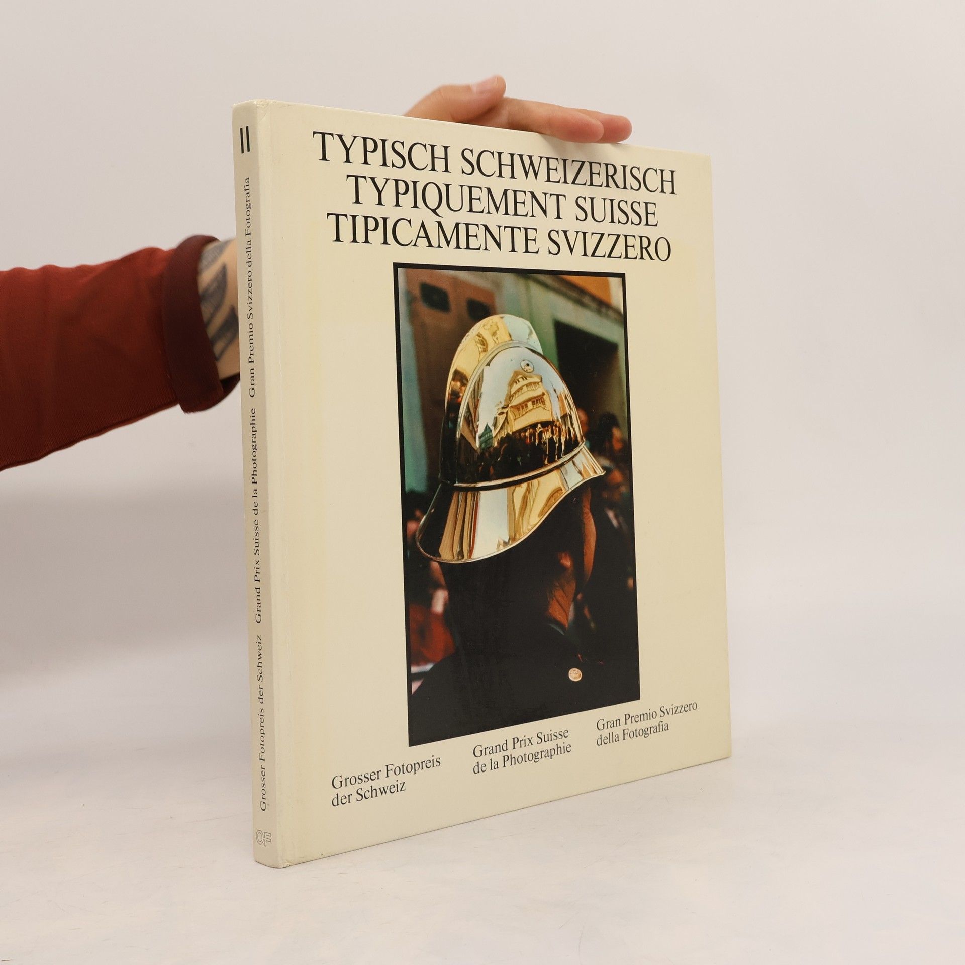 Autorenkollektiv Typisch Schweizerisch / Typiquement Suisse / Tipicamente Svizzero
