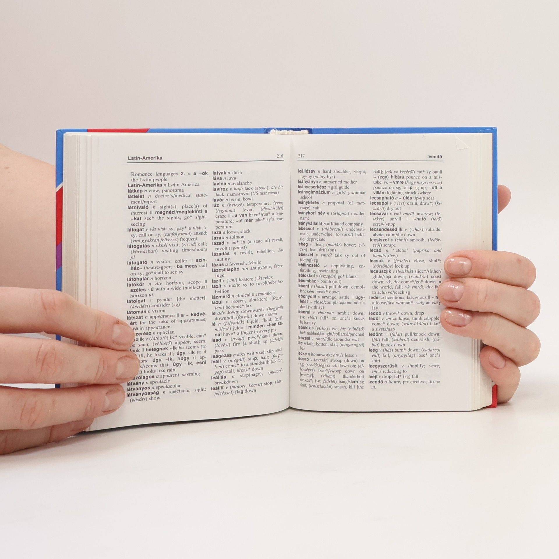 Tamás Magay Magyar- Angol Kisszótár = Hungarian- English Dictionary
