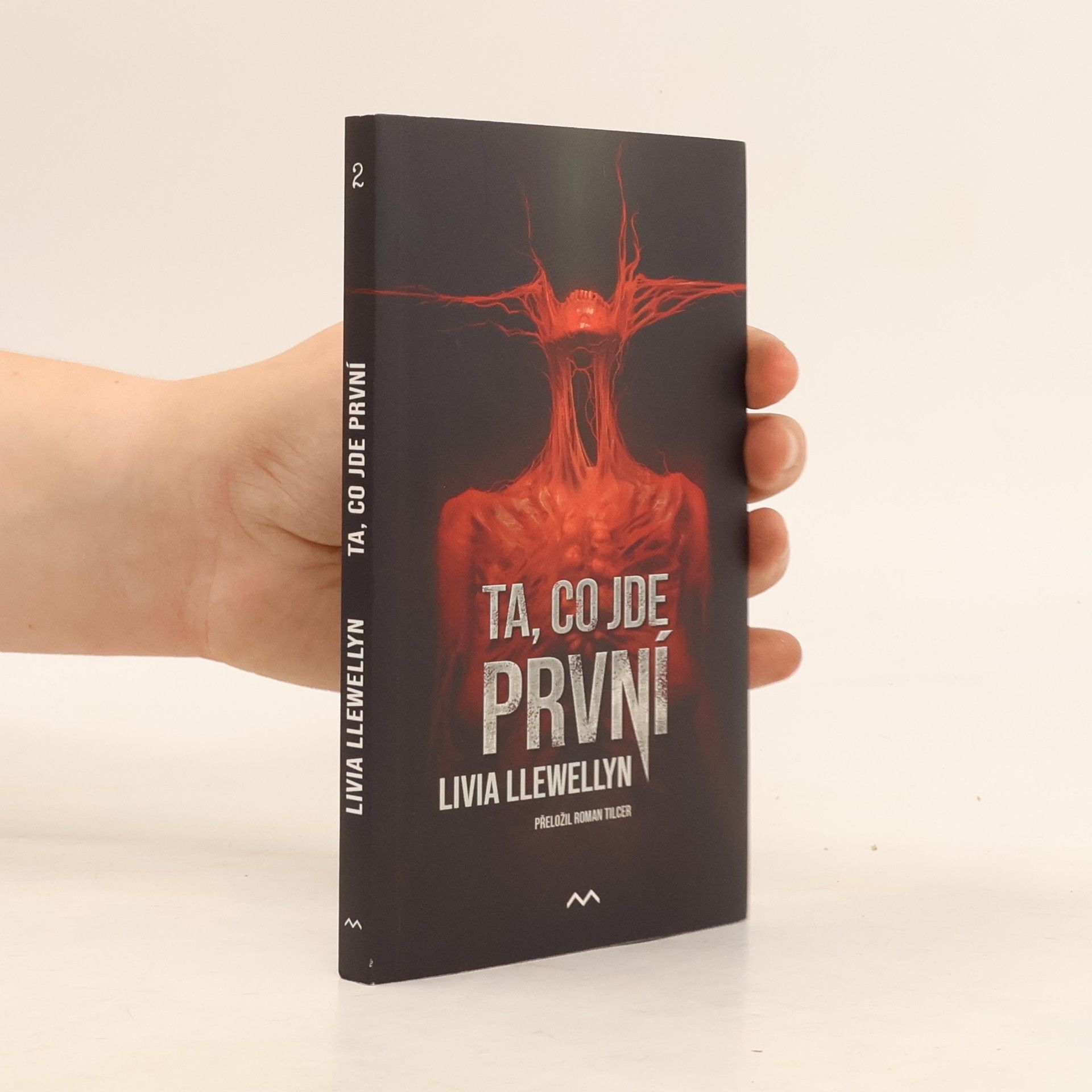 Livia Llewellyn Ta, co jde první