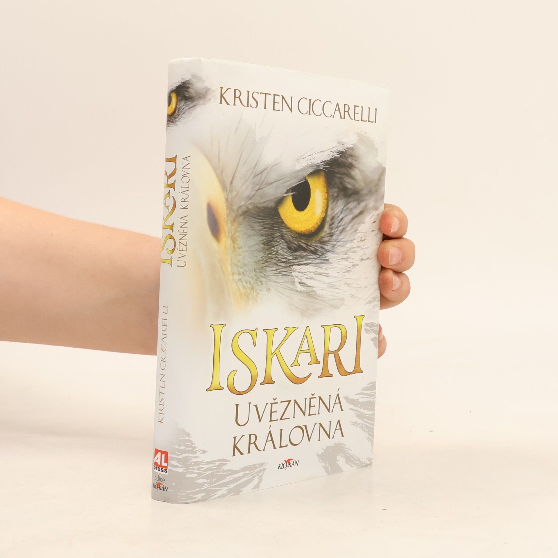 Kristen Ciccarelli Iskari. Uvězněná královna