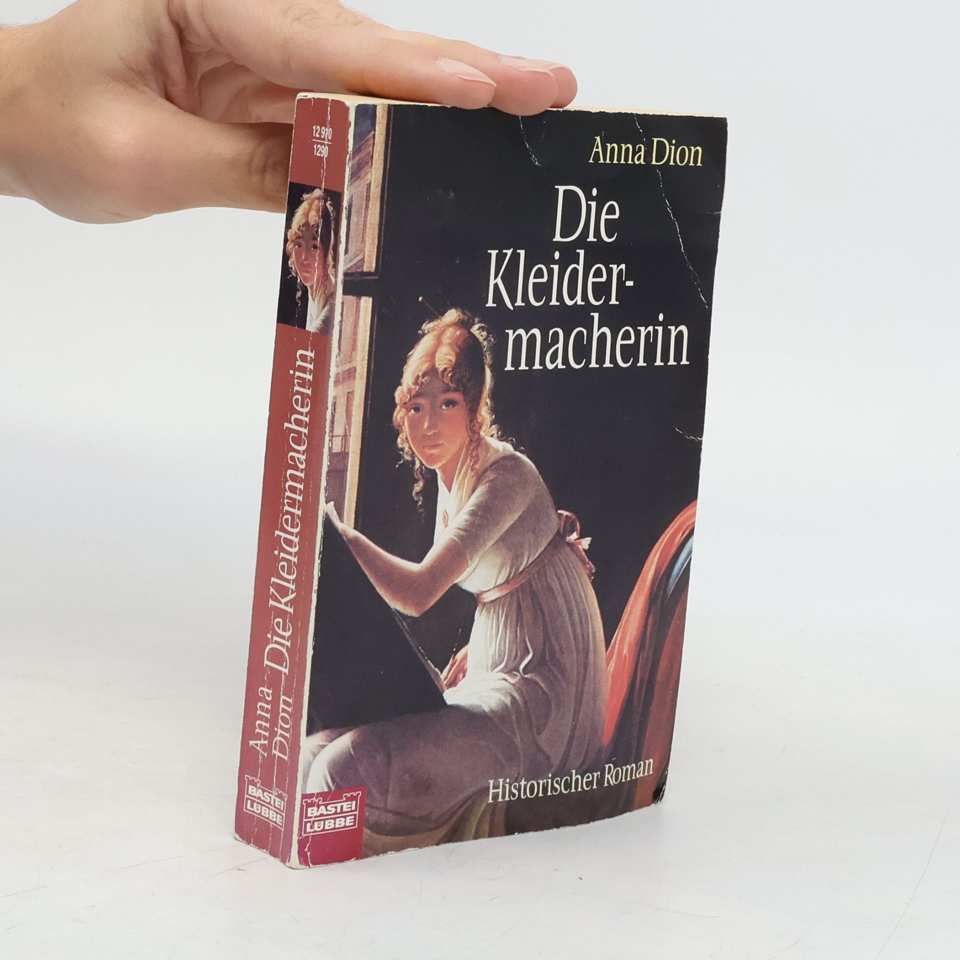 Tione Raht Die Kleidermacherin