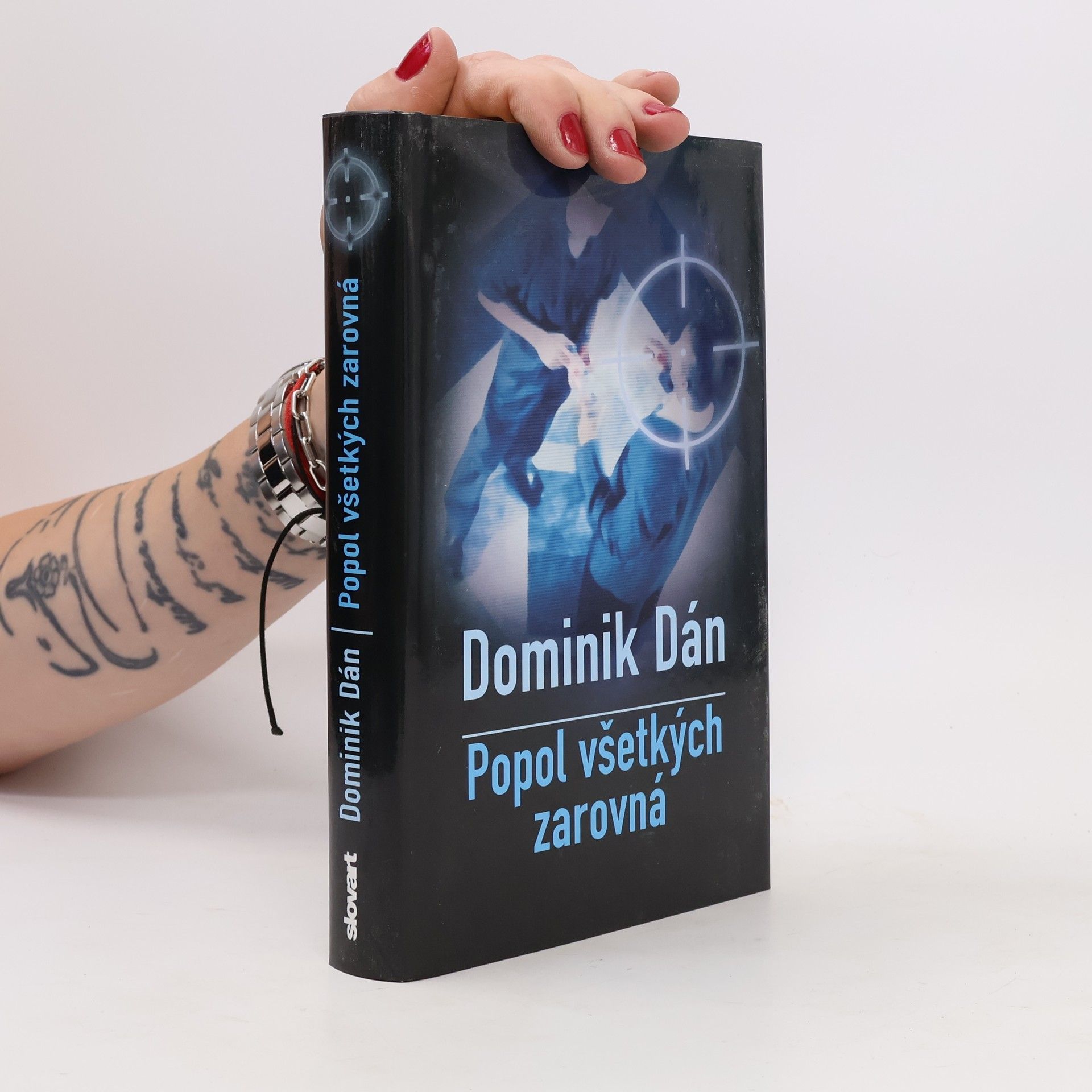 Dominik Dán Popol všetkých zarovná