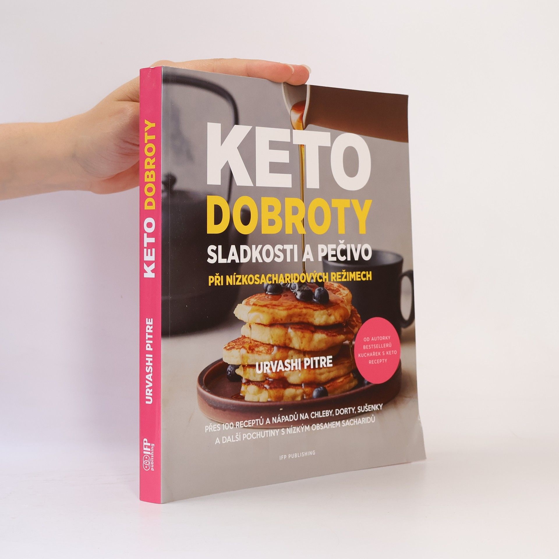 Keto dobroty. Sladkosti a pečivo při nízkosacharidových režimech