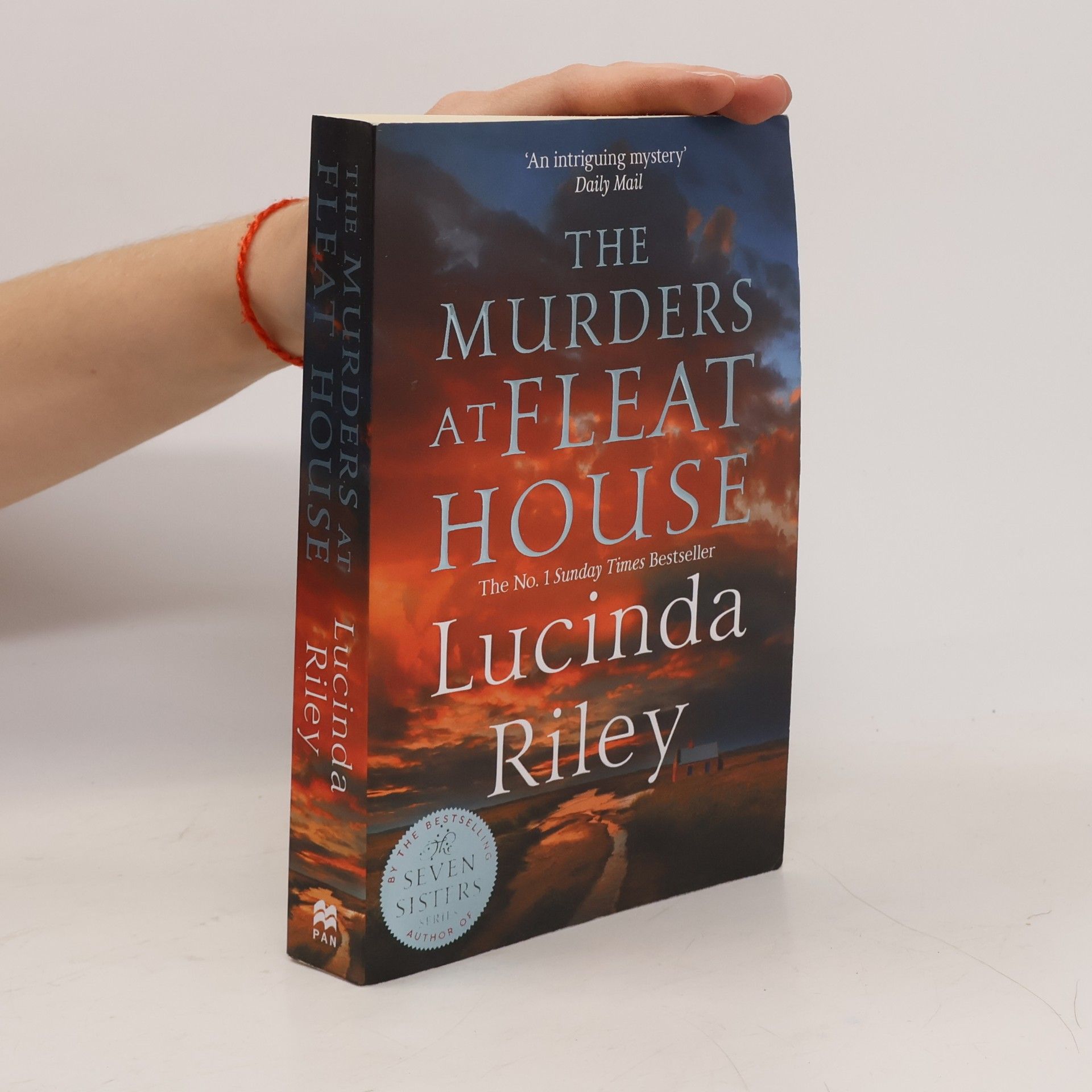 Lucinda Riley The Murders at Fleat House
