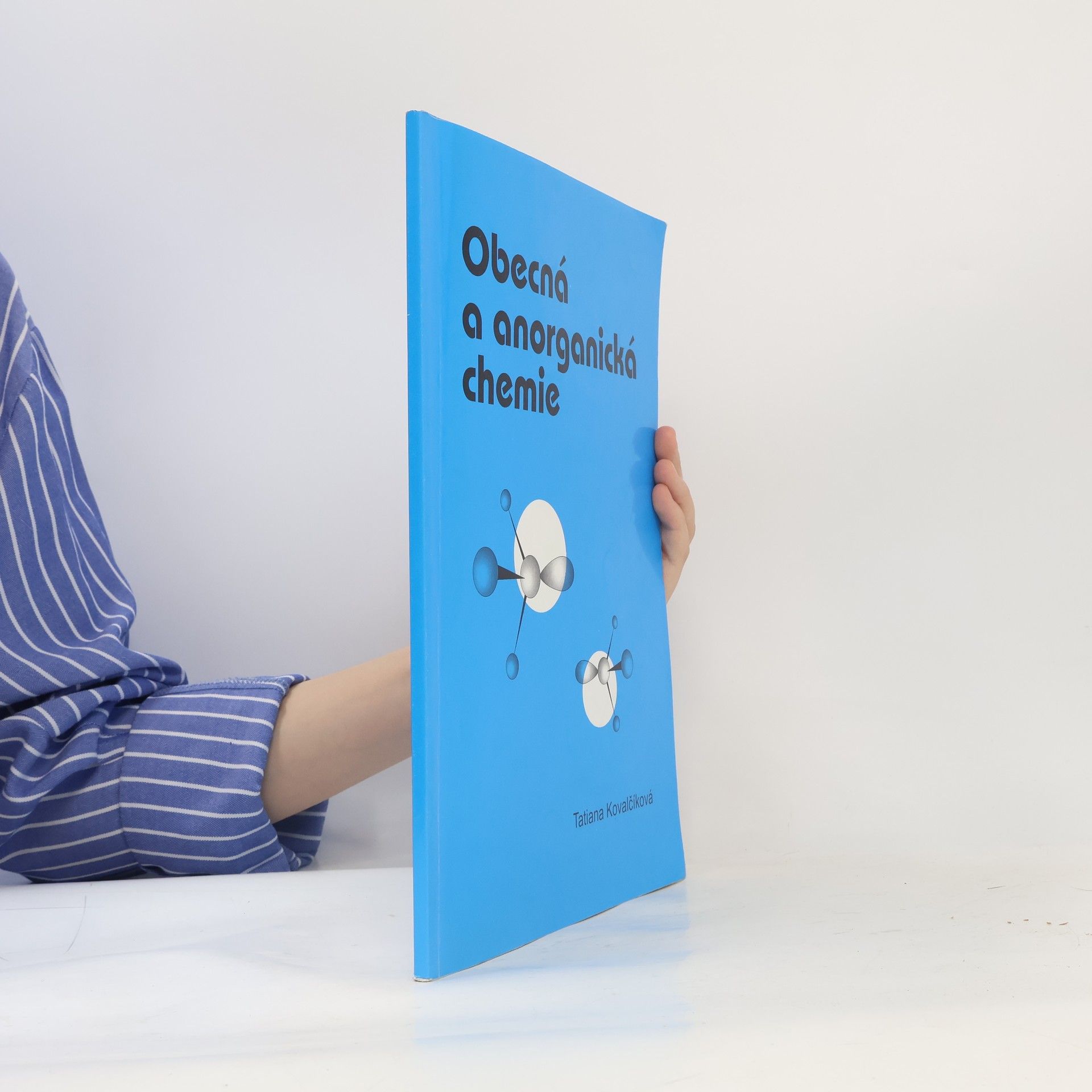 Obecná a anorganická chemie
