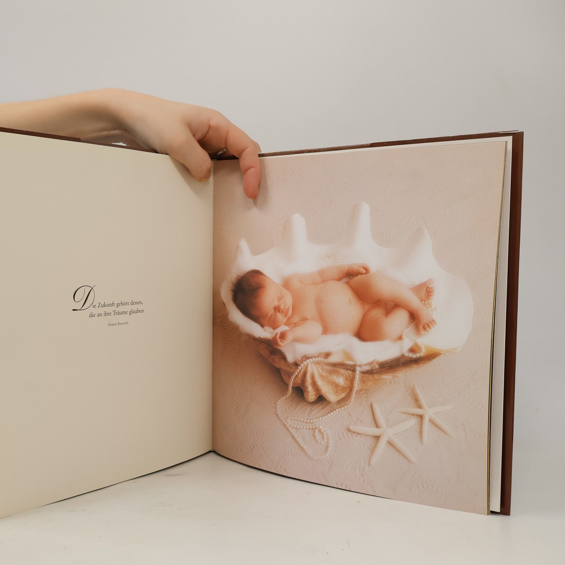 Anne Geddes Drunten im Garten
