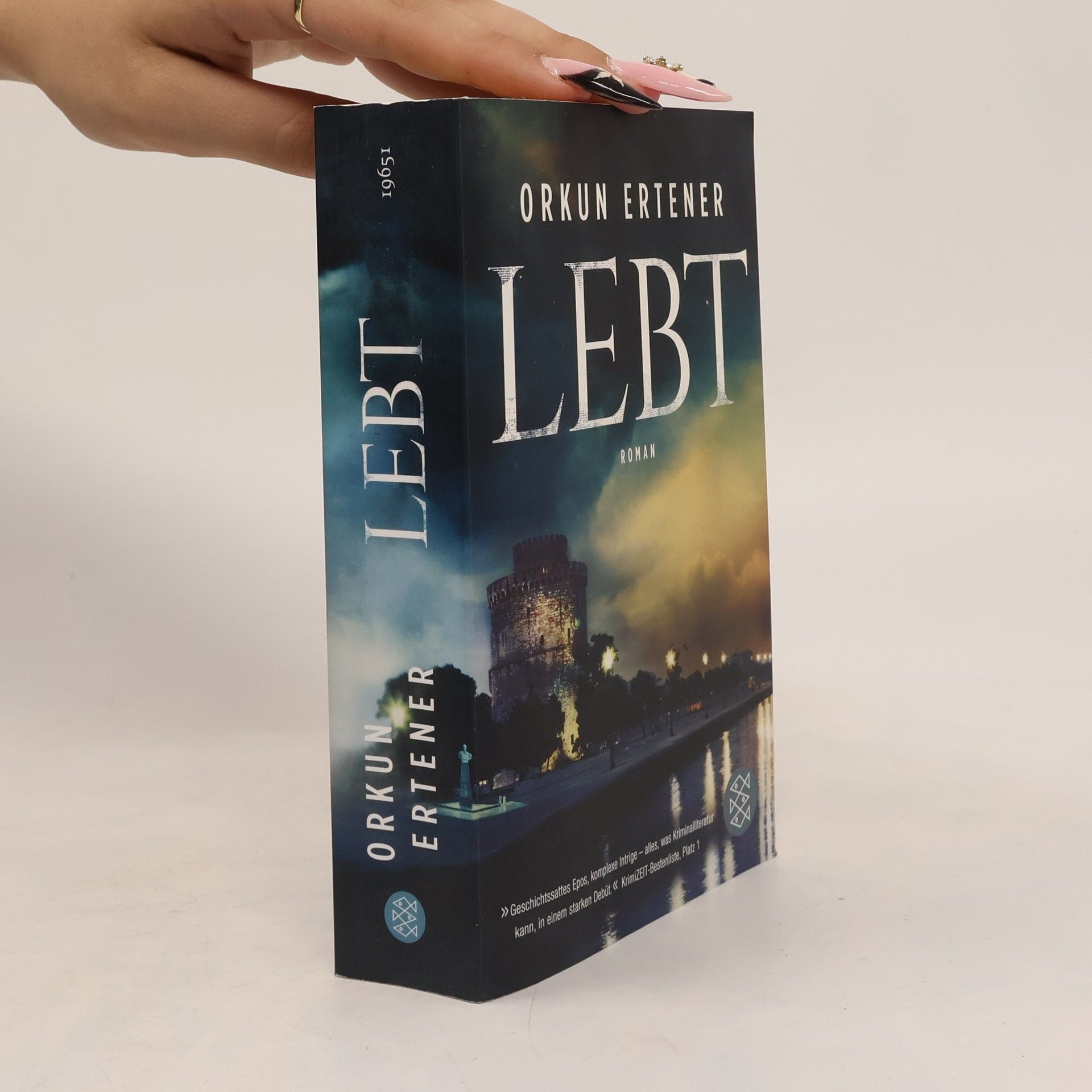 Orkun Ertener Lebt