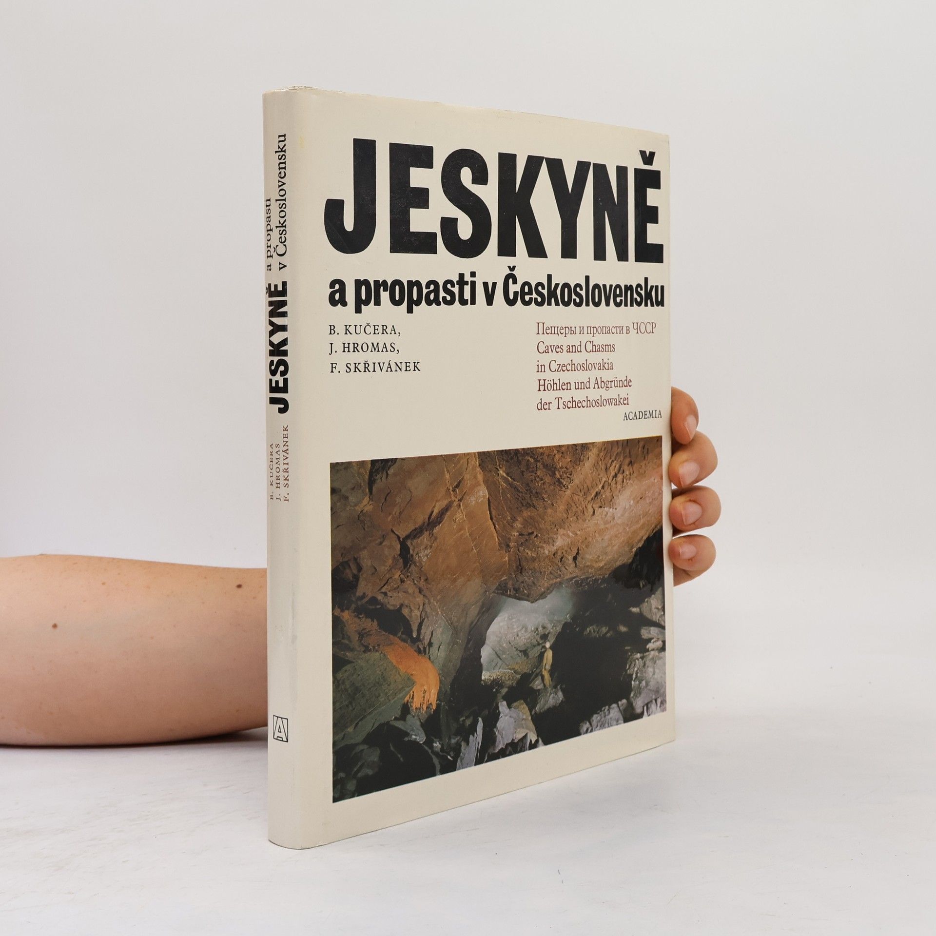 Jaroslav Hromas Jeskyně a propasti v Československu