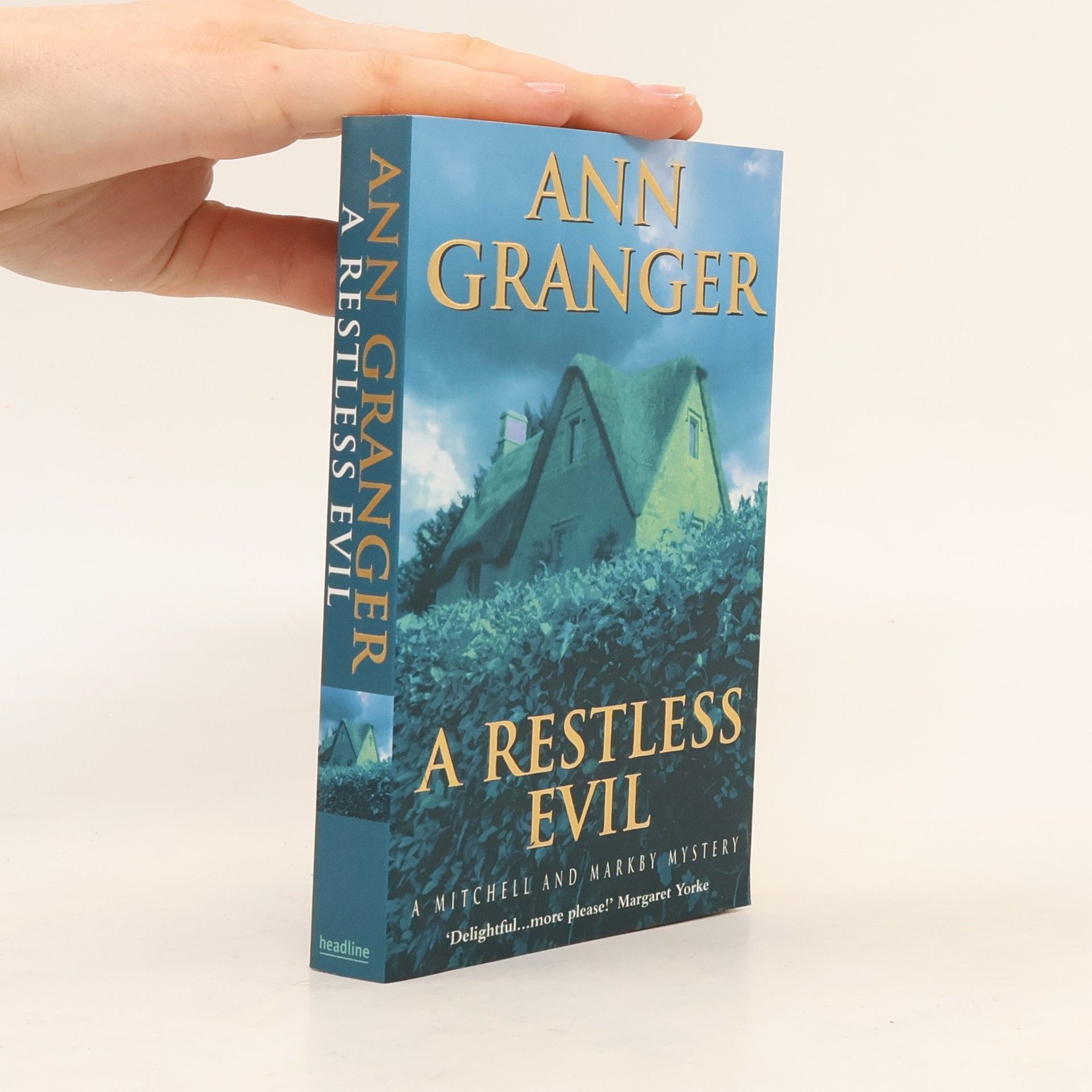Ann Granger A Restless Evil