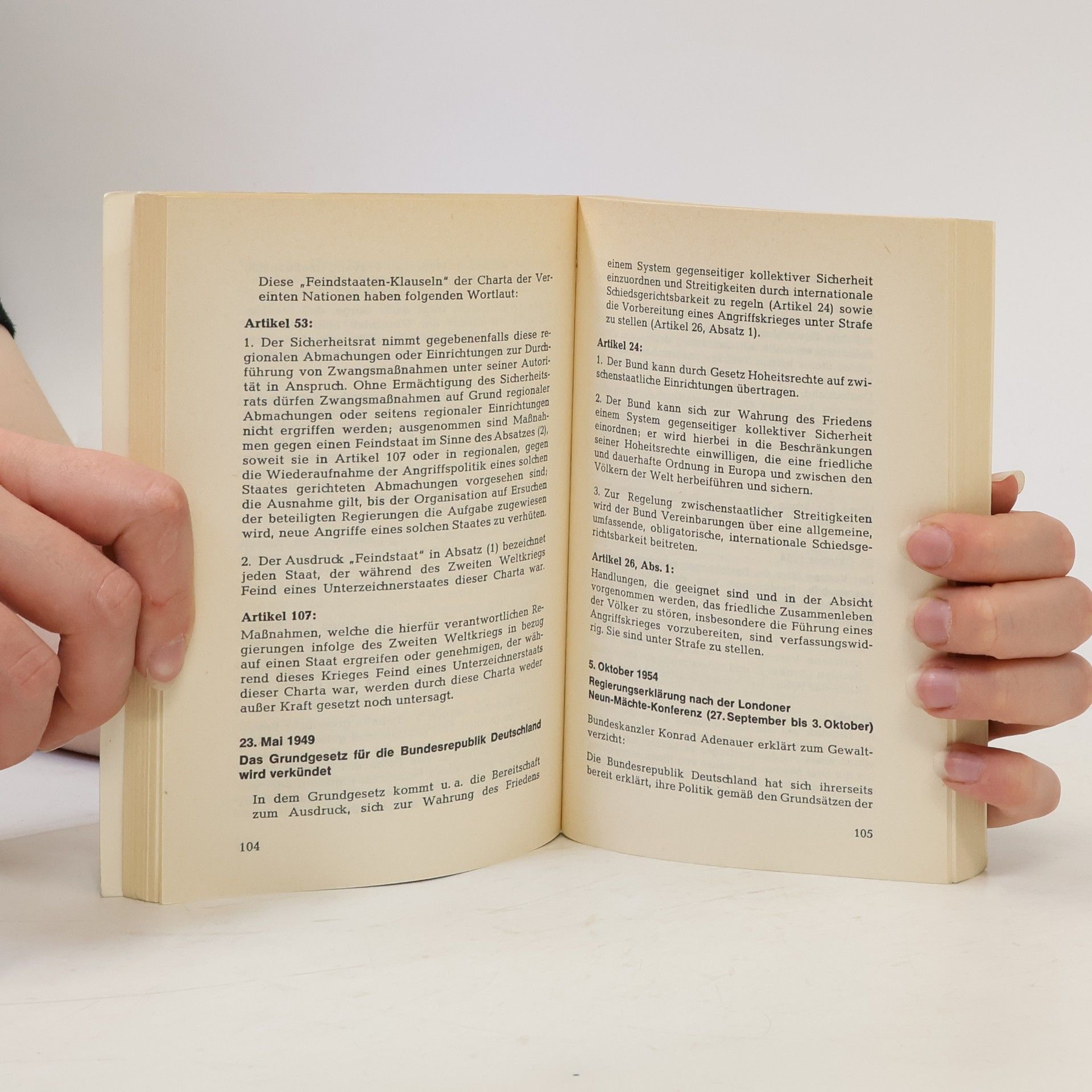 Various authors Der Vertrag vom 12. August 1970