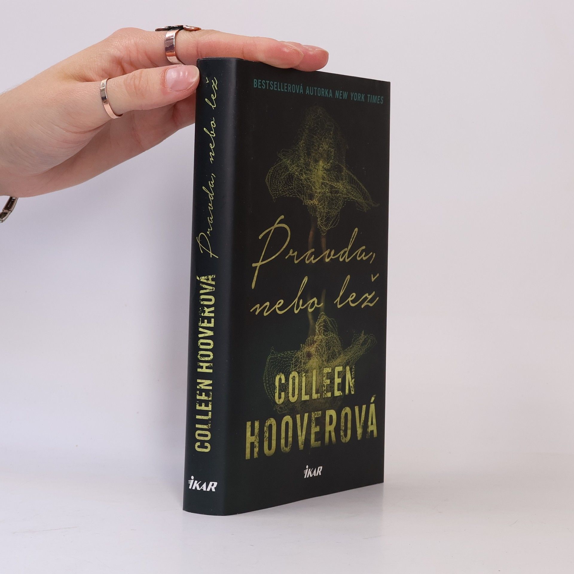 Colleen Hoover Pravda nebo lež