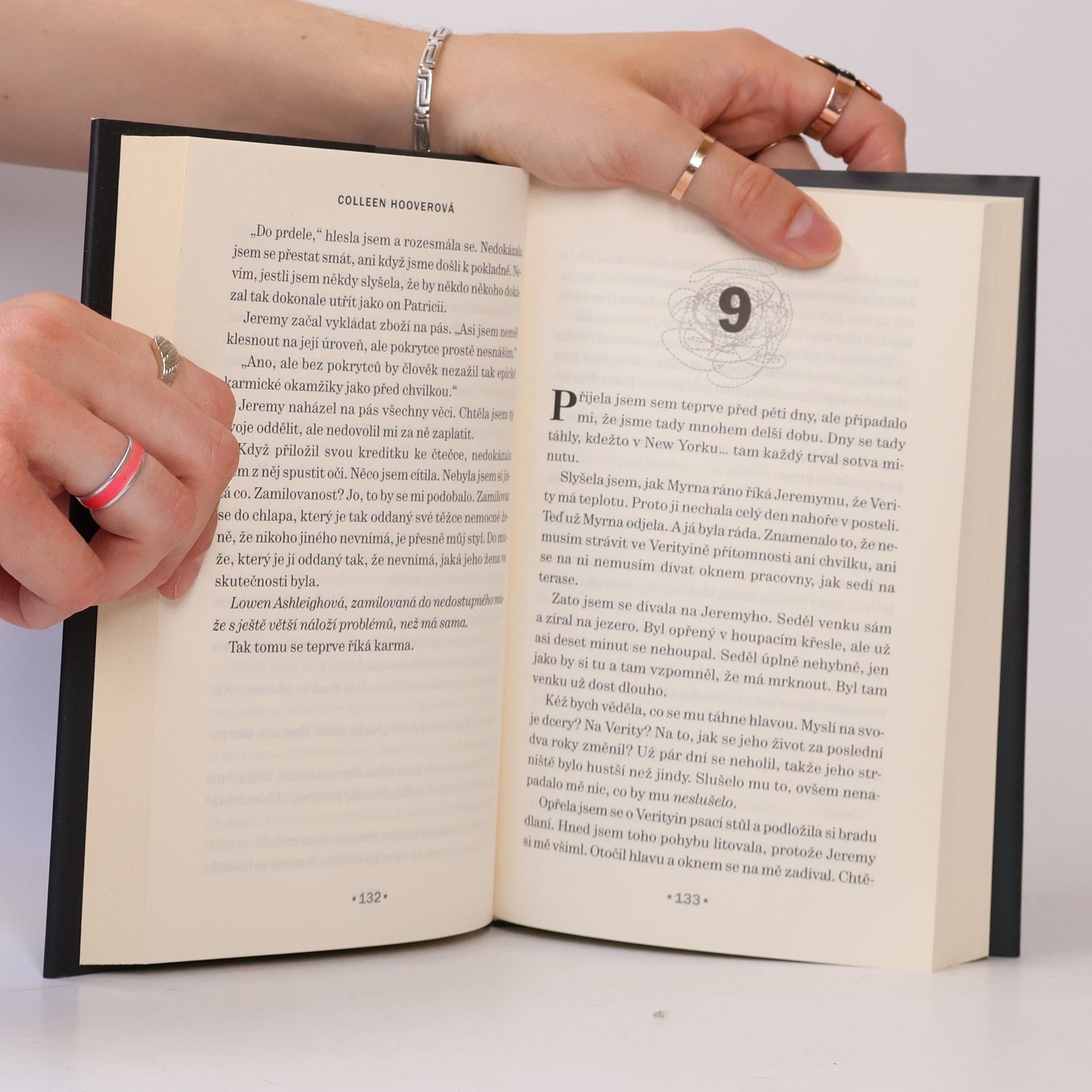 Colleen Hoover Pravda nebo lež
