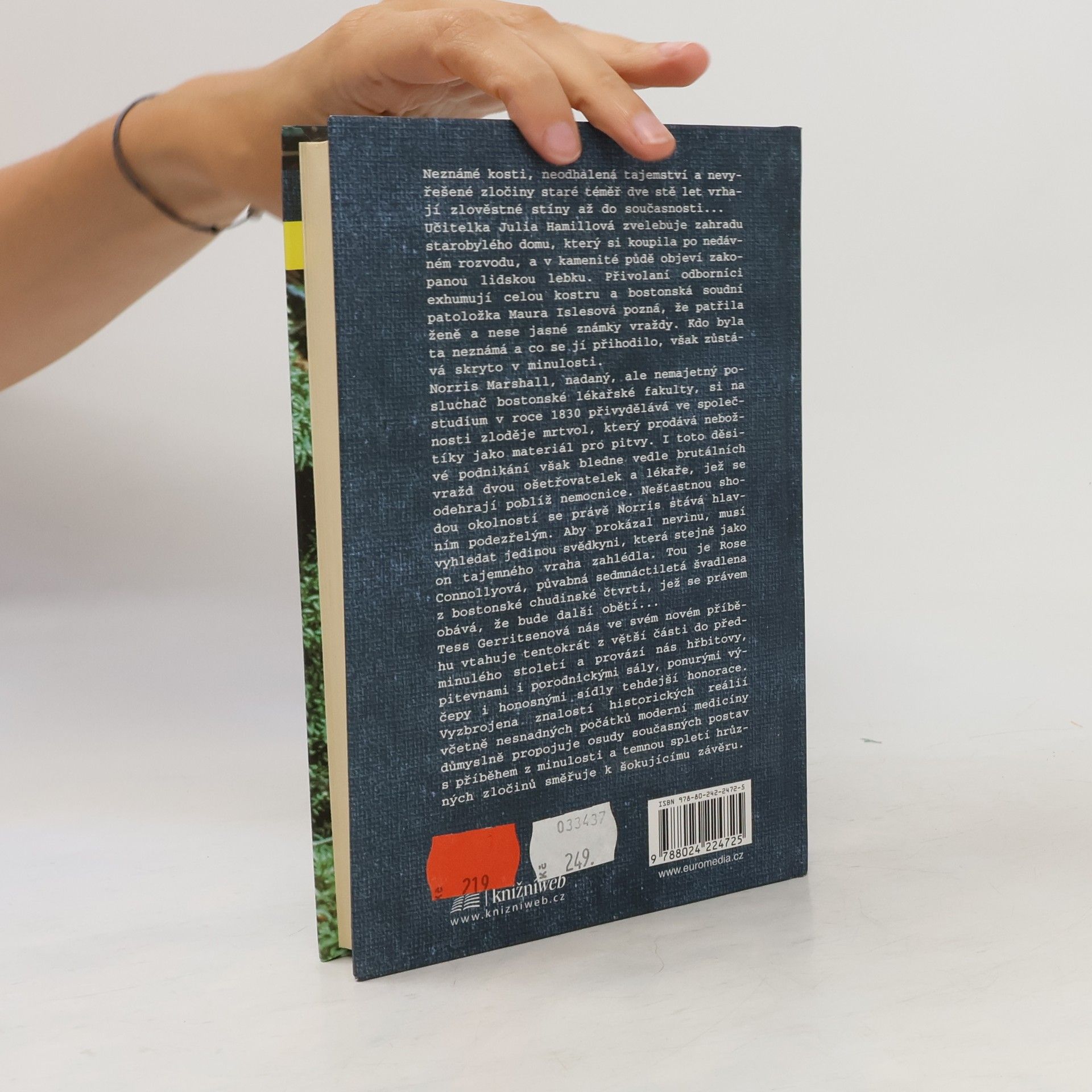 Tess Gerritsen Zahrada kostí