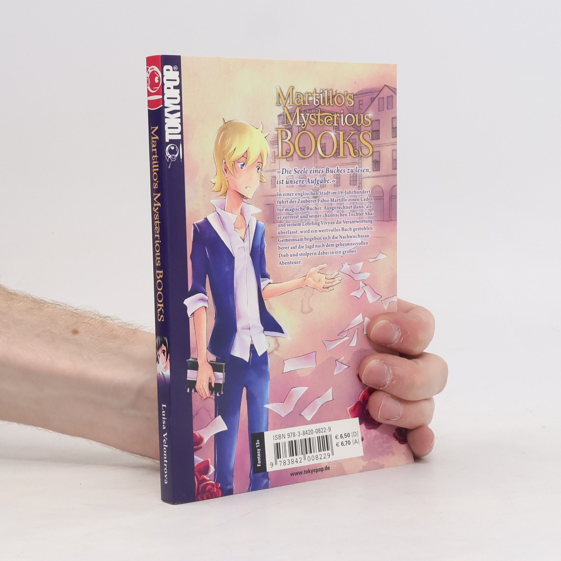 Luisa Velontrova Martillo's mysterious books