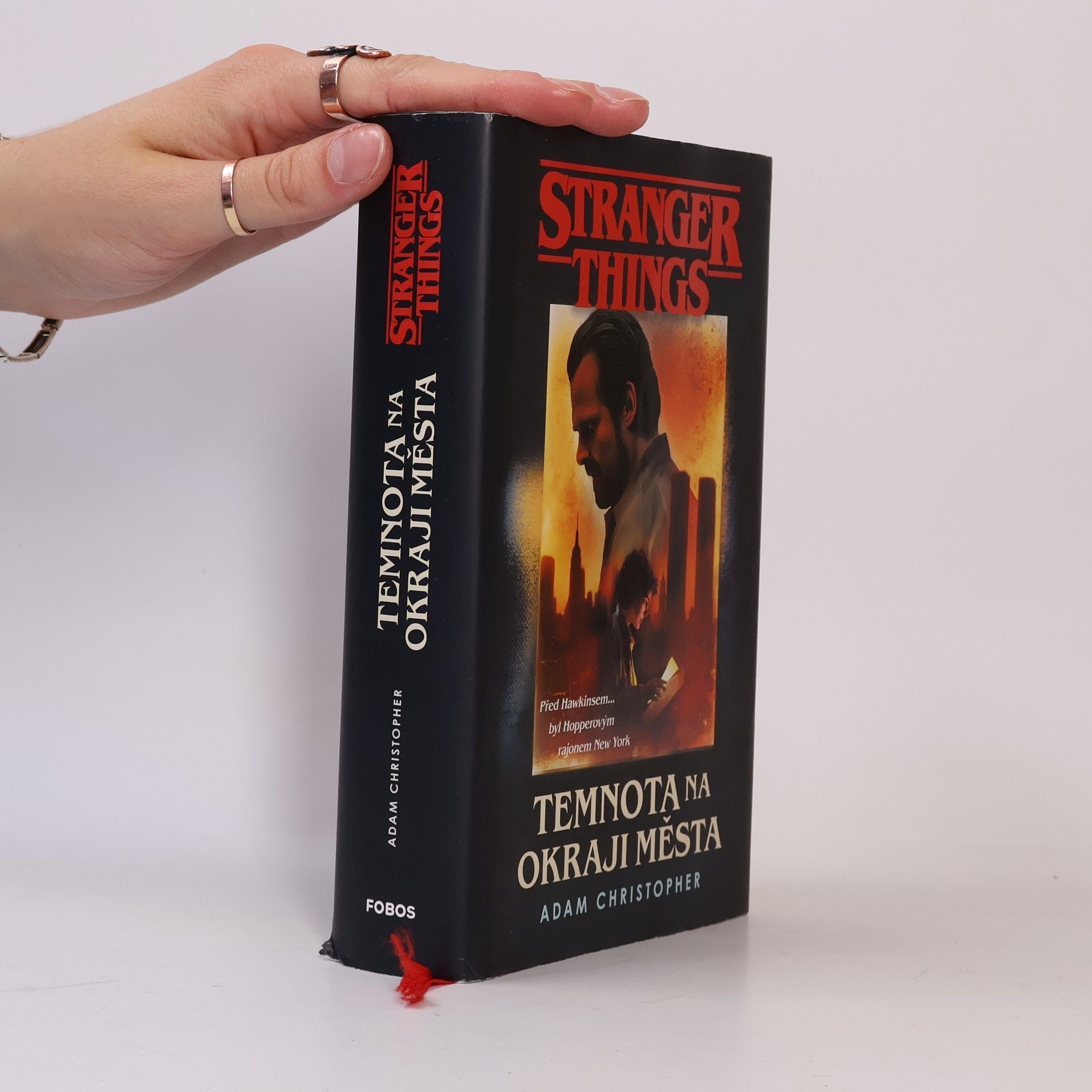 Adam Christopher Stranger Things. Temnota na okraji města