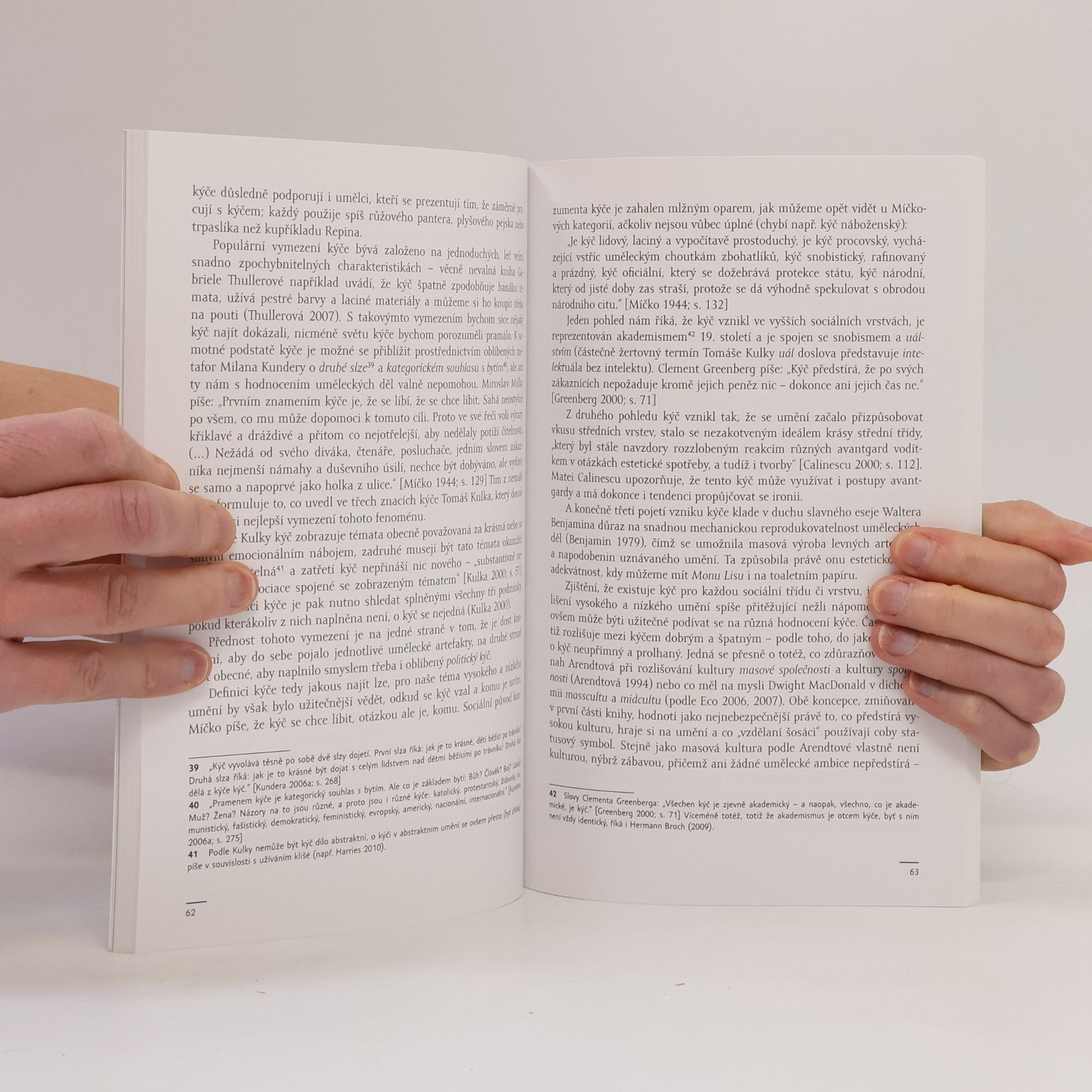 Miroslav Paulíček Nikdo se neodváží říci, že je to nudné: sociologie vysokého a nízkého umění