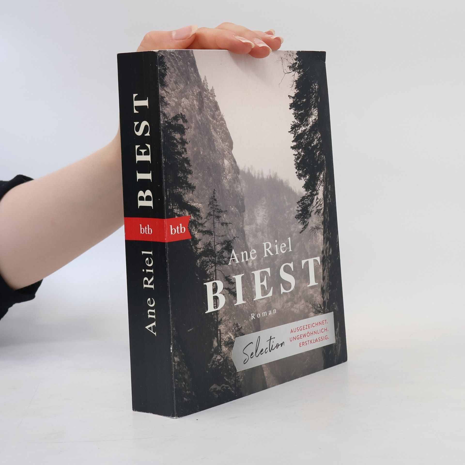 Ane Riel Biest