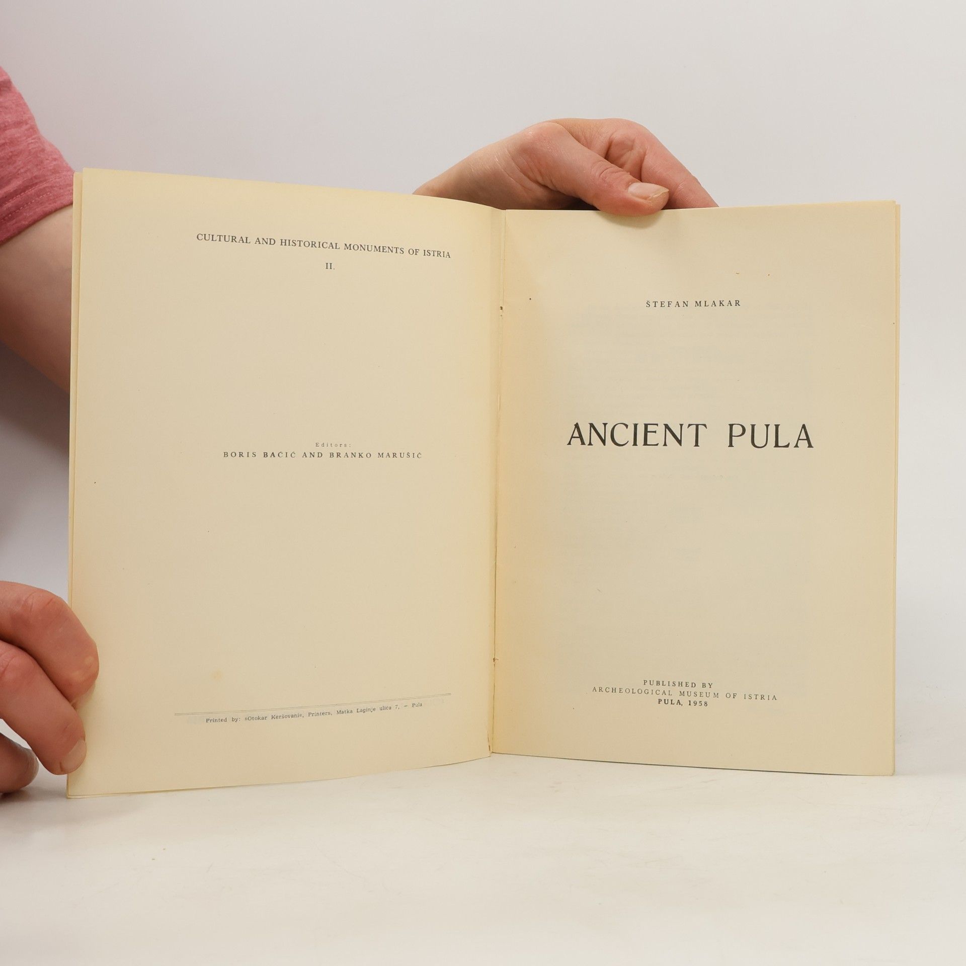 Collectif d'auteurs Ancient Pula
