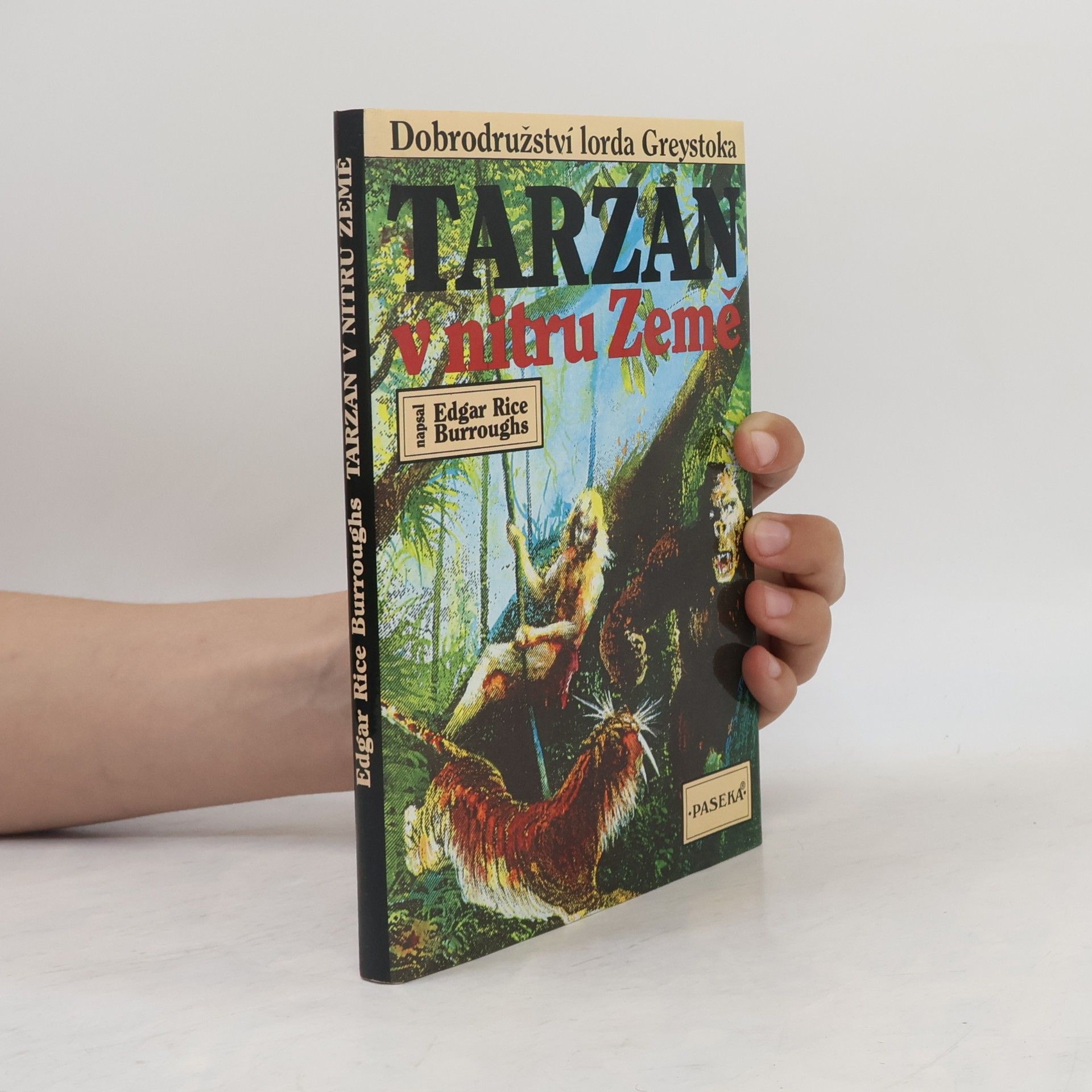 Edgar Rice Burroughs Tarzan v nitru země