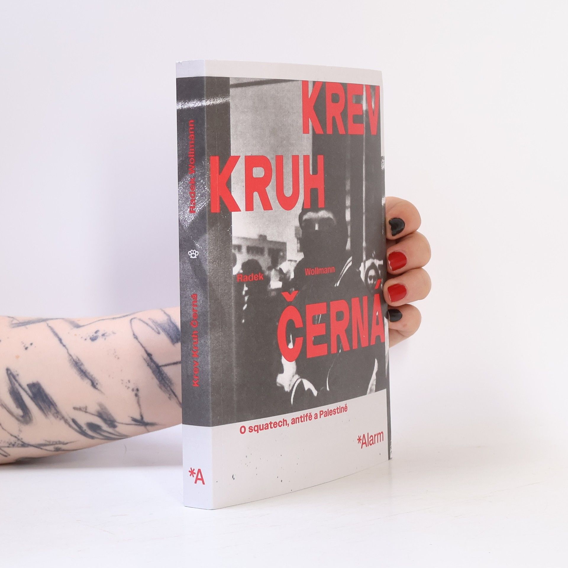 Radek Wollmann Krev, Kruh, Černá
