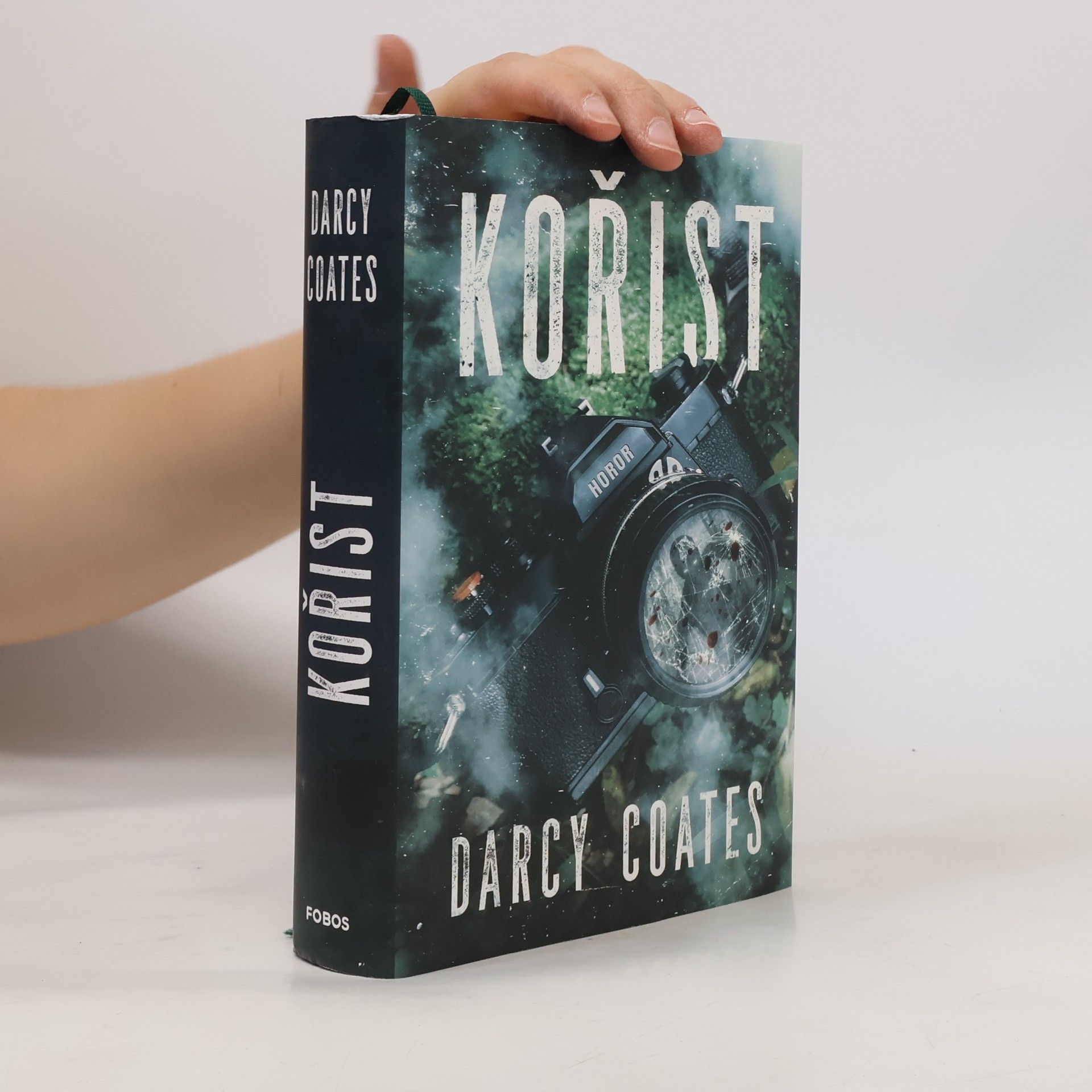 Darcy Coates Kořist