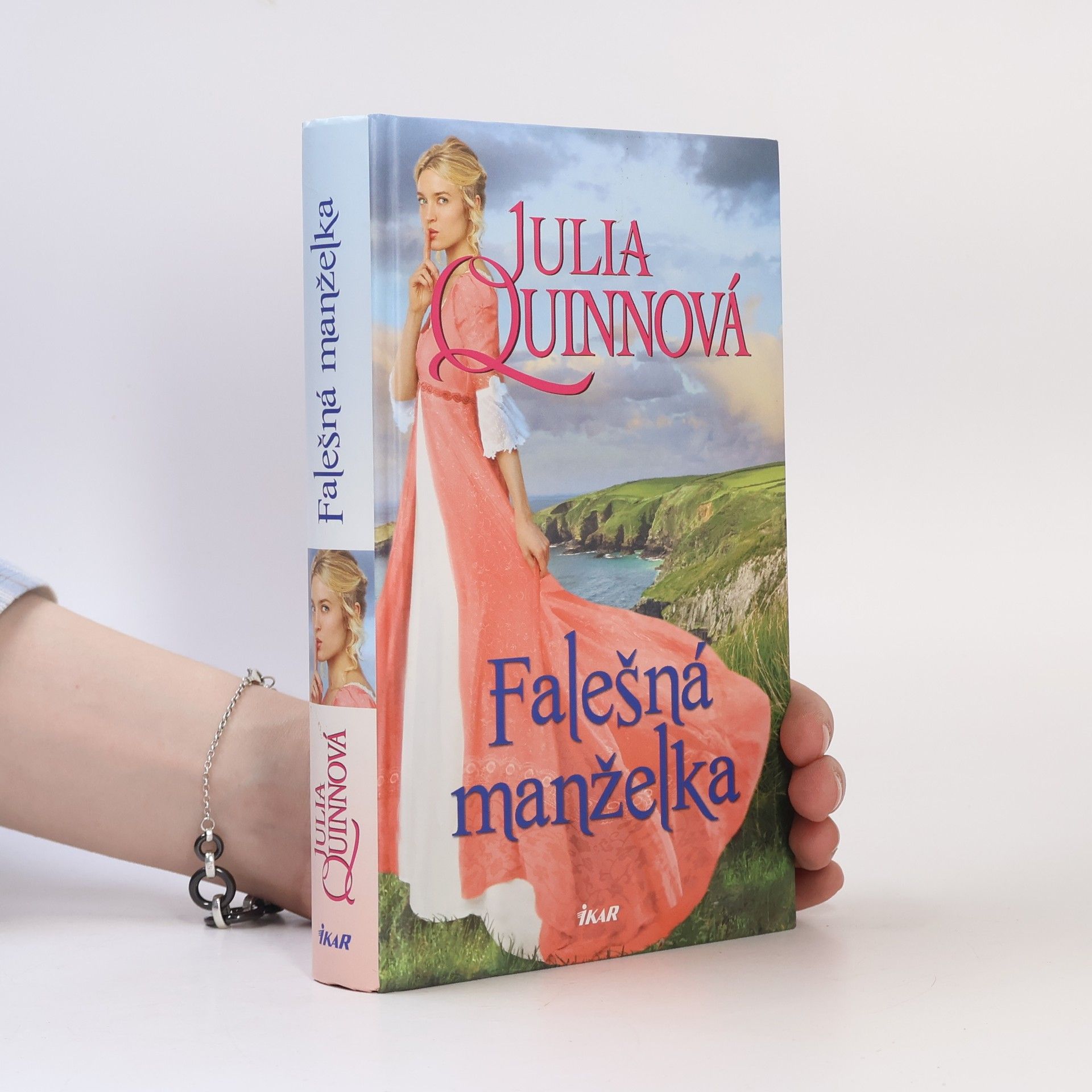 Julie Quinnová Falešná manželka