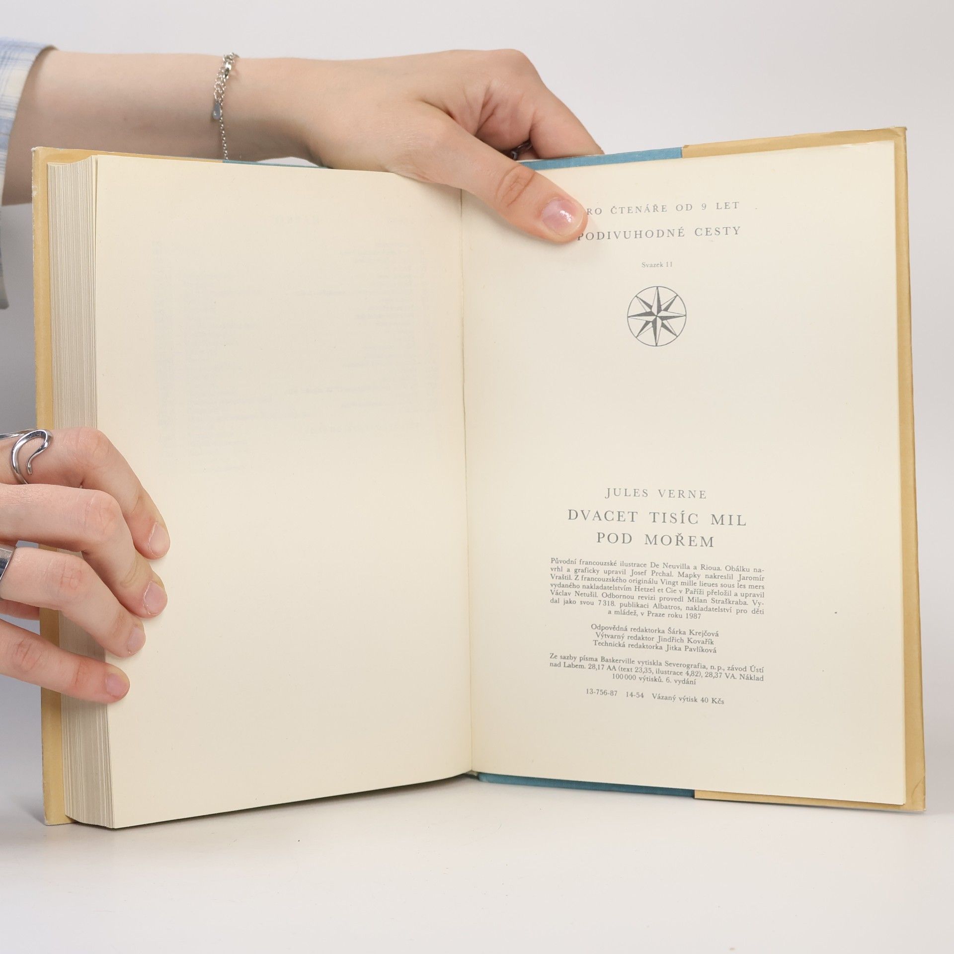 Jules Verne Dvacet tisíc mil pod mořem