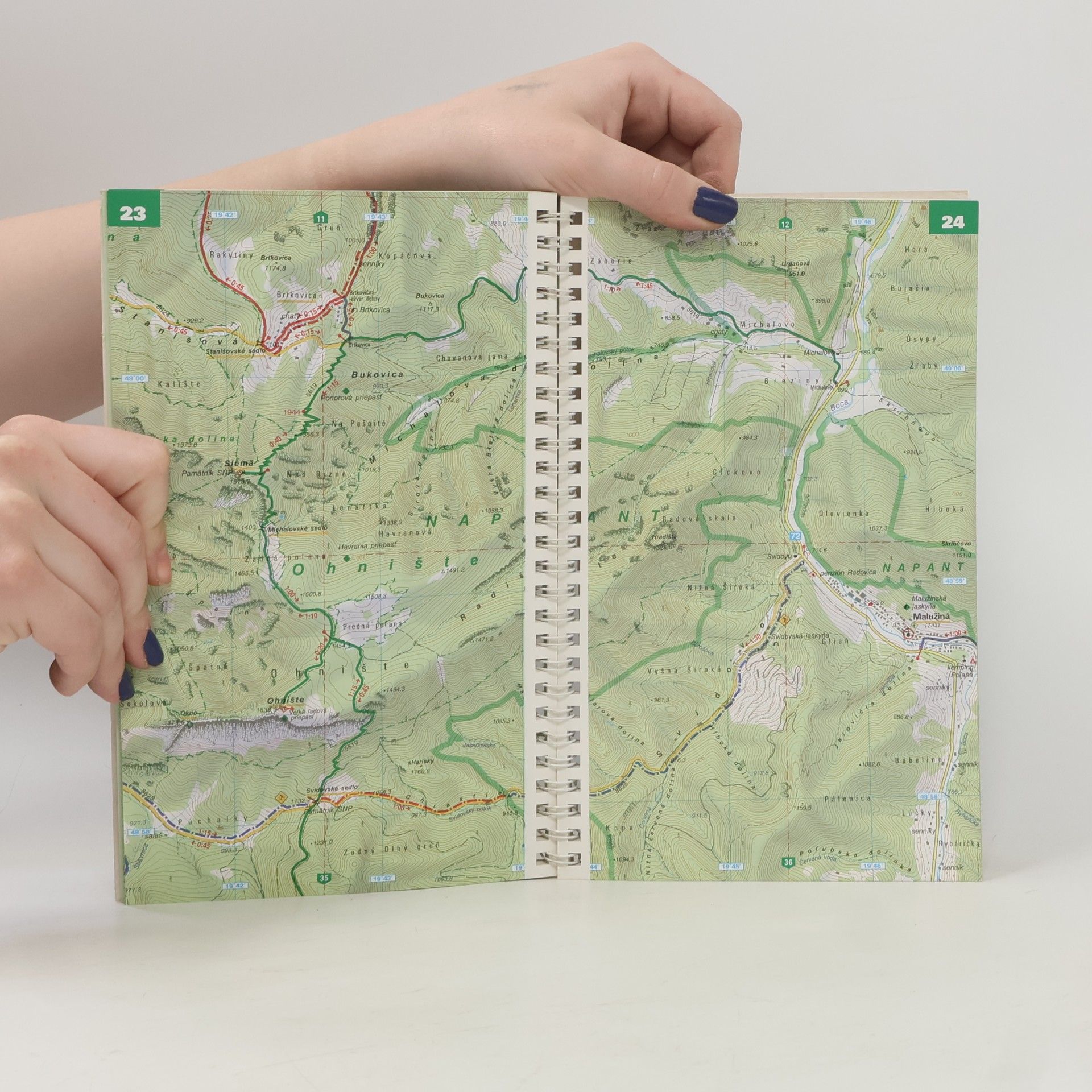 Kolektiv autorů Národný park Nízke Tatry západ podrobný turistický atlas 1:25 000