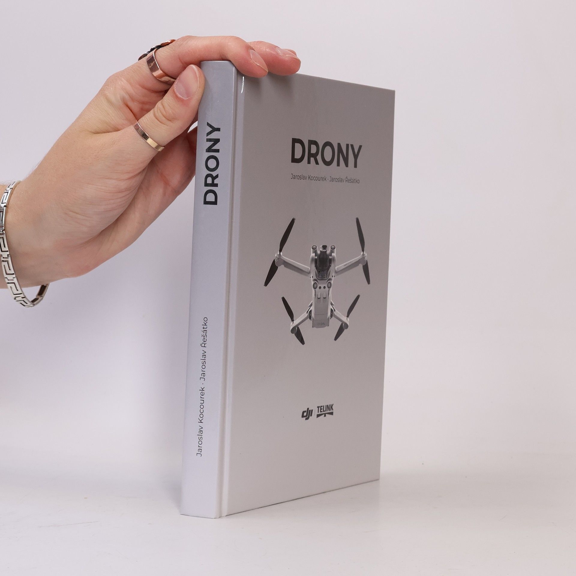 Drony. Praktická příručka pro majitele dronů DJI