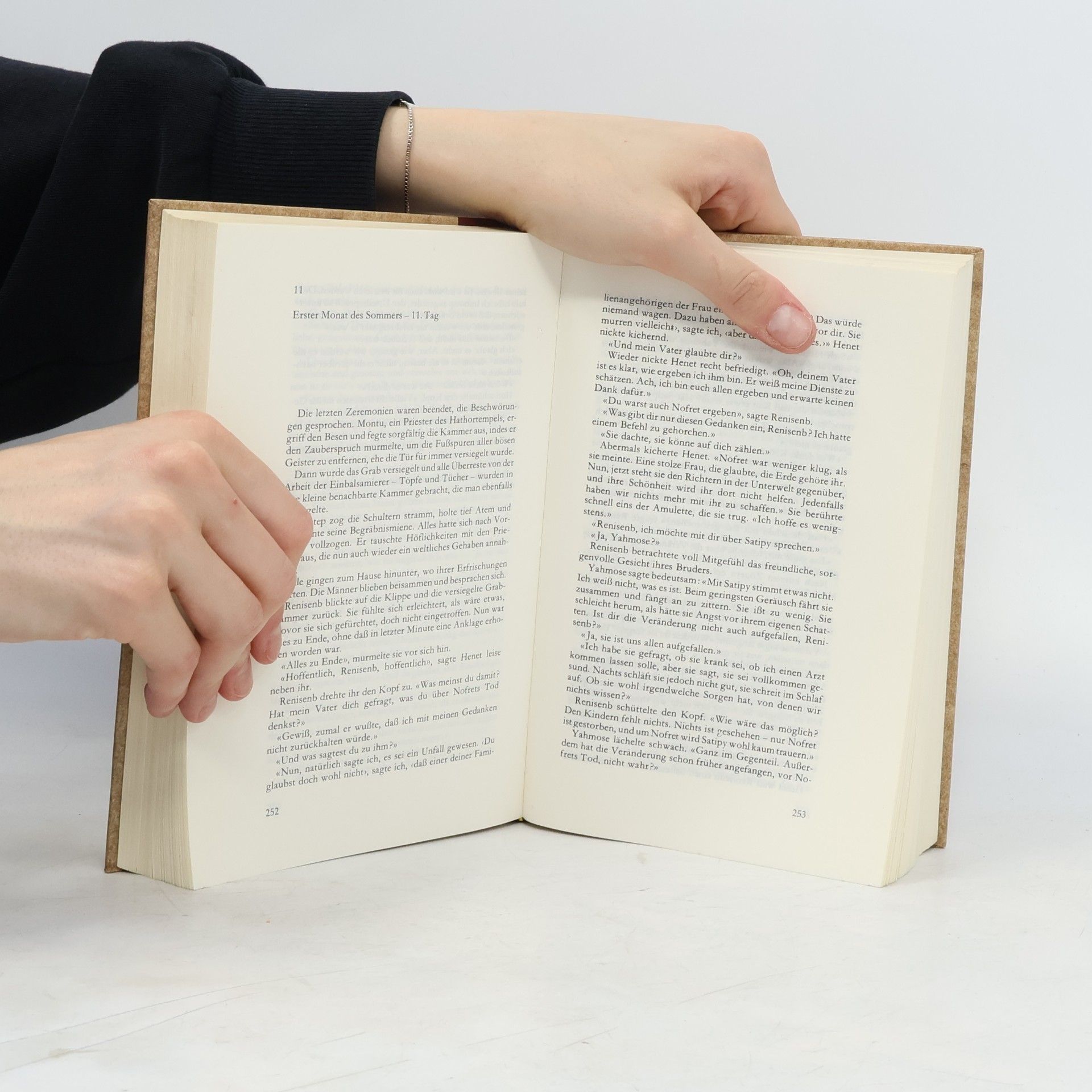 Agatha Christie Der Tod wartet; Rächende Geister; Poirot rechnet ab.