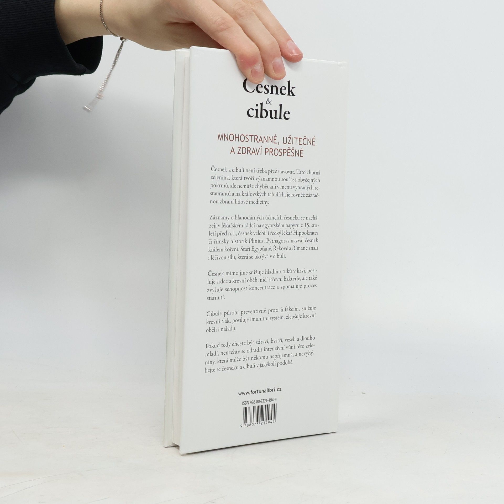 Margaret Briggs Česnek & cibule : mnohostranné, užitečné a zdraví prospěšné