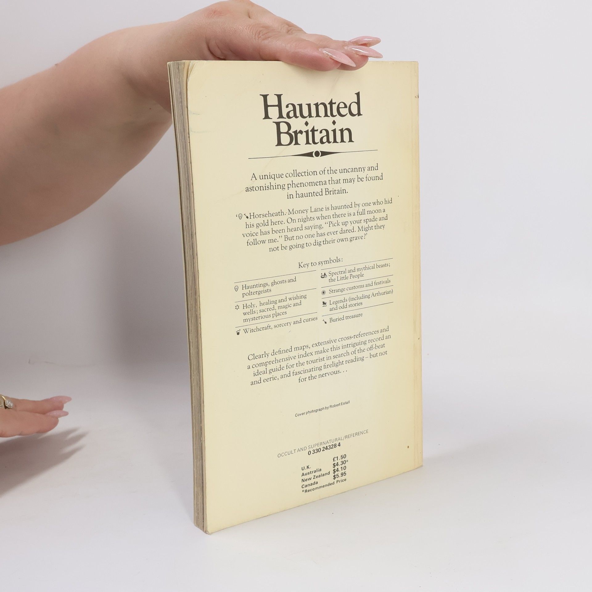 Antony D. Hippisley Coxe Haunted Britain.
