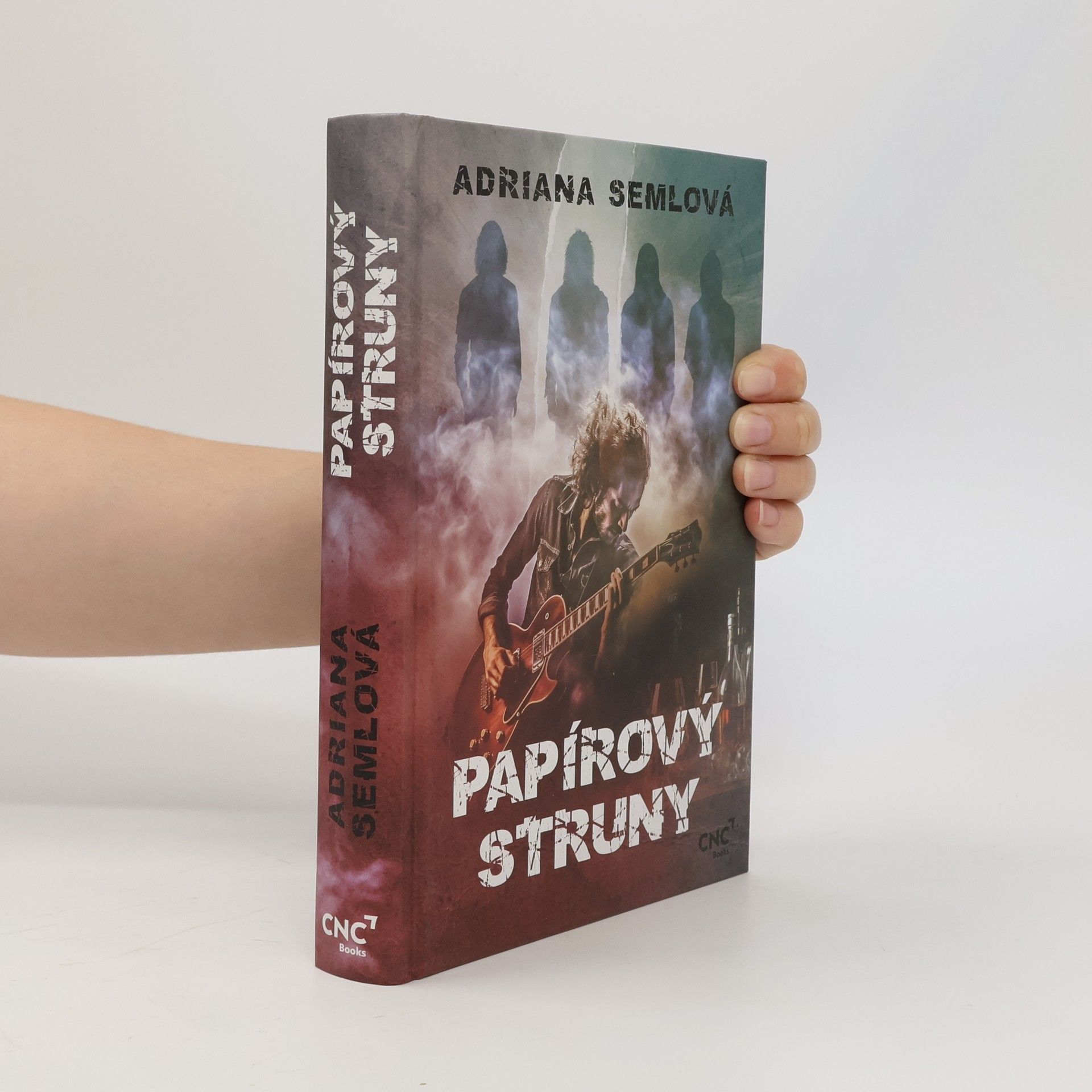 Adriana Semlová Papírový struny