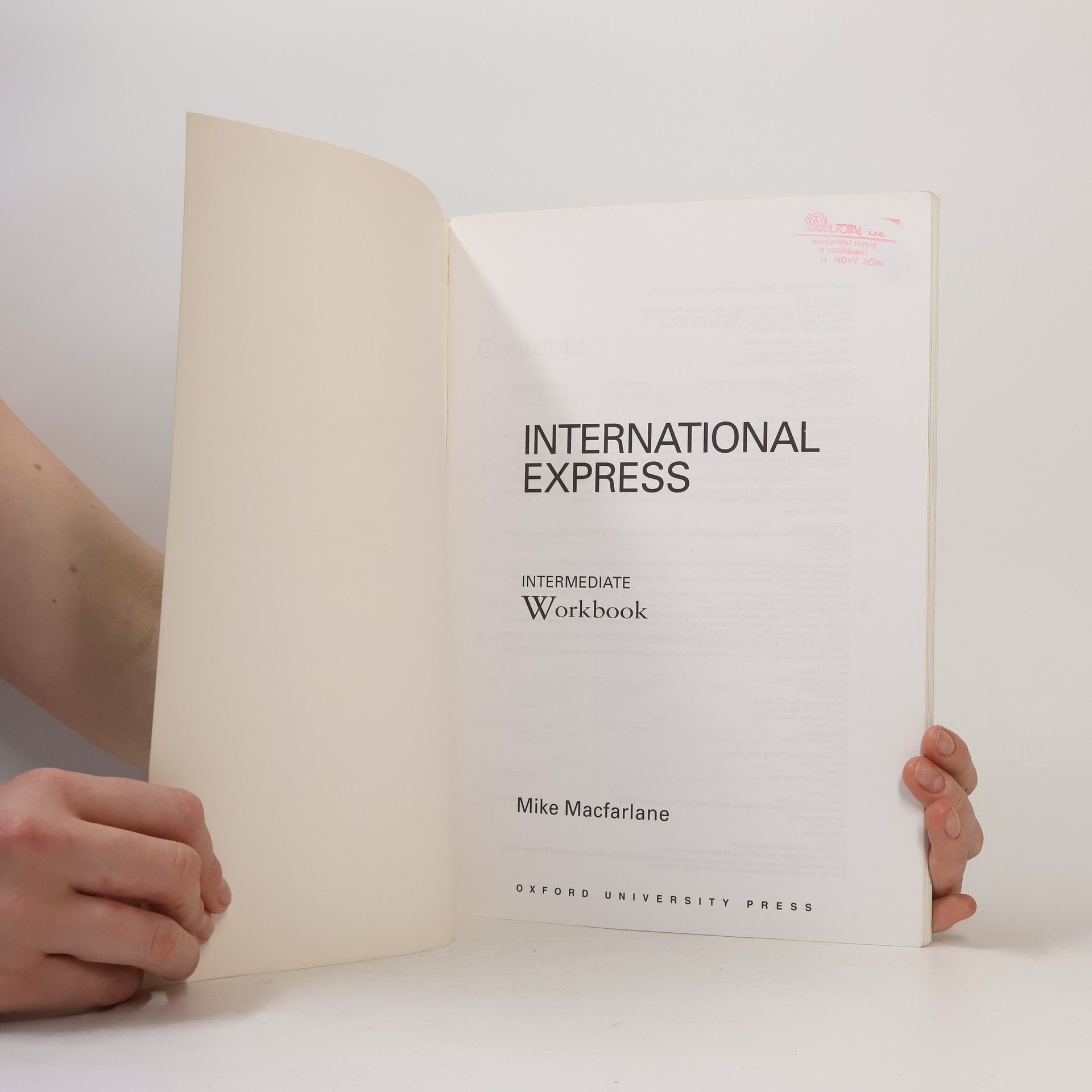Mike Macfarlane International Express: Intermediate ; Workbook