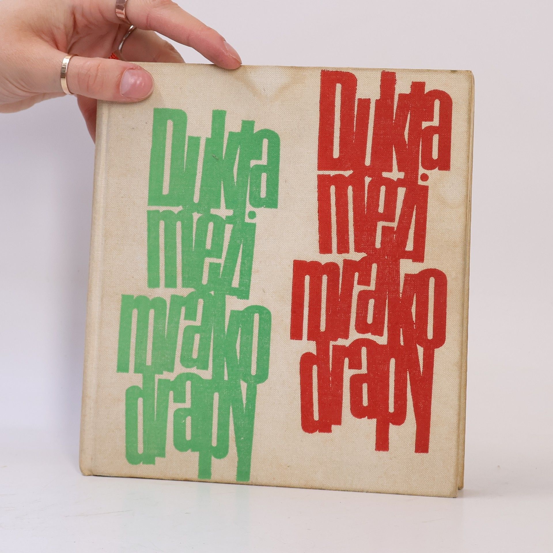 Ota Pavel Dukla mezi mrakodrapy